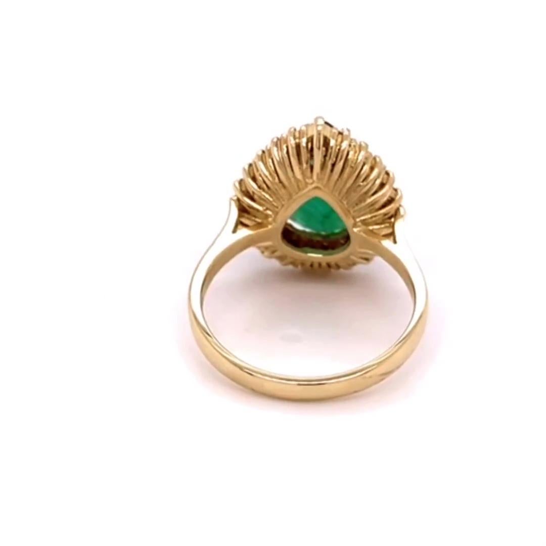 3.02 Carat Natural Colombian Emerald 14 Karat Yellow Gold Ring In New Condition For Sale In LA, CA