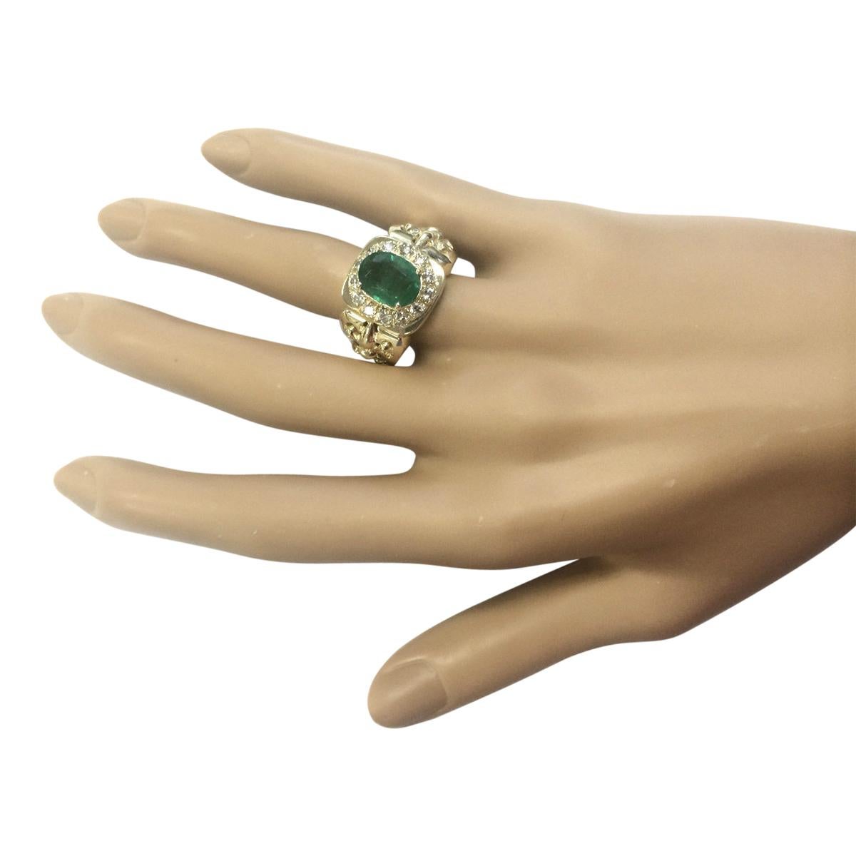 Men Emerald Diamond Ring In 14 Karat Yellow Gold  In New Condition For Sale In Los Angeles, CA