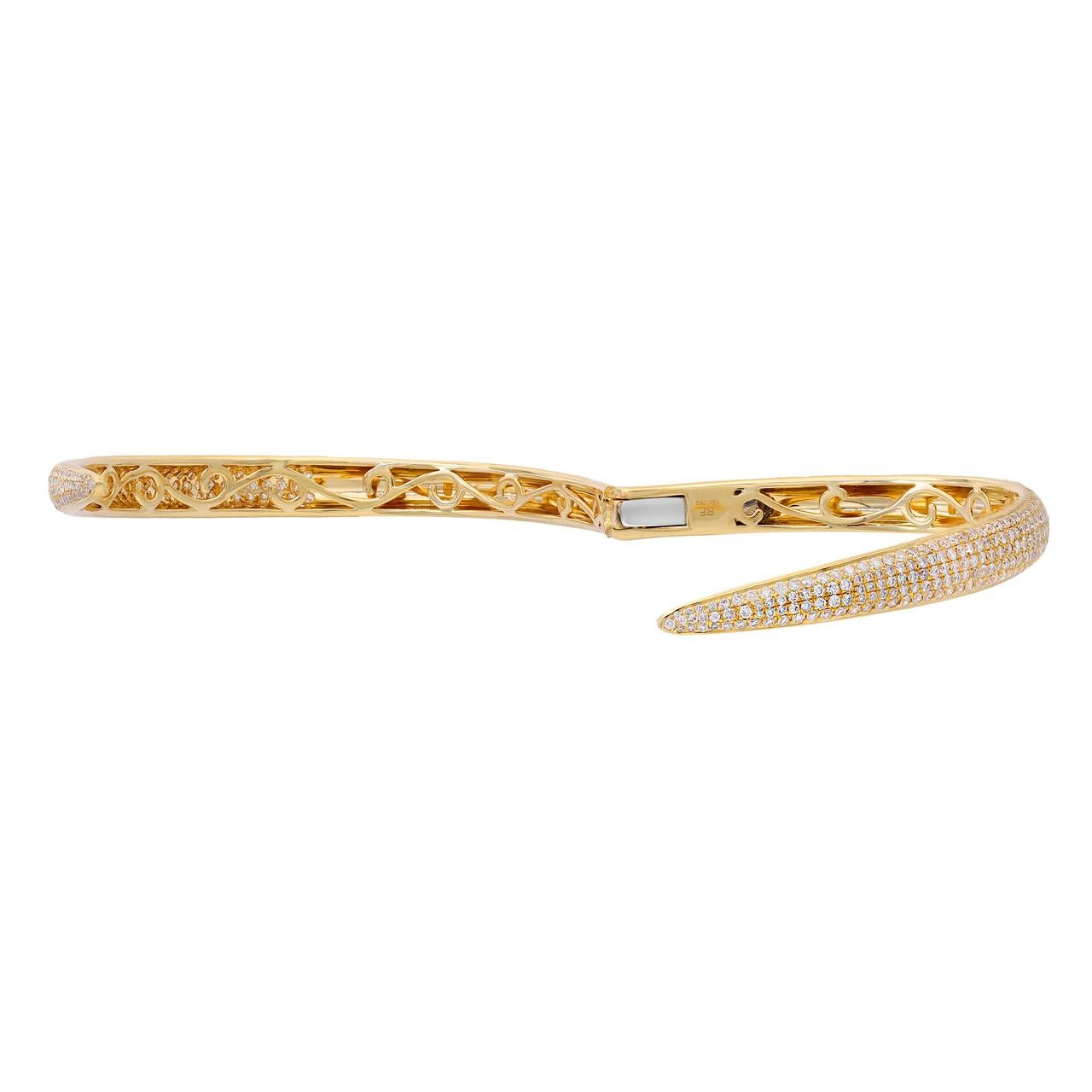 3.02 Carat Pave Set Round Cut Diamond Bangle Bracelet 18K Yellow Gold In New Condition For Sale In New York, NY