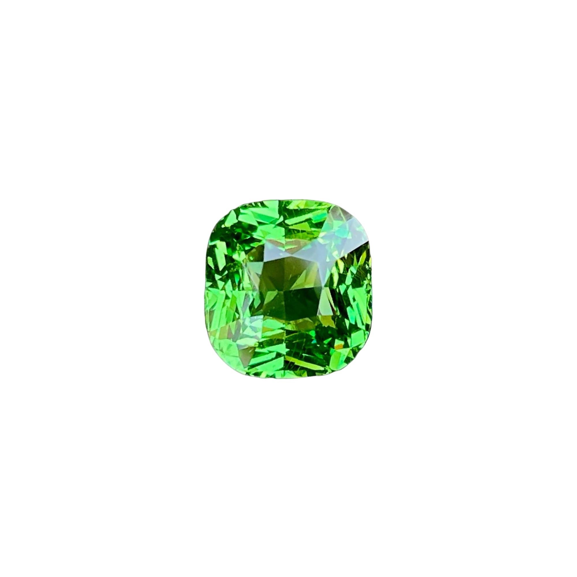 3,02 quilates Granate Tsavorita verde manzana Piedra talla cojín Piedra preciosa de Tanzania en venta 3