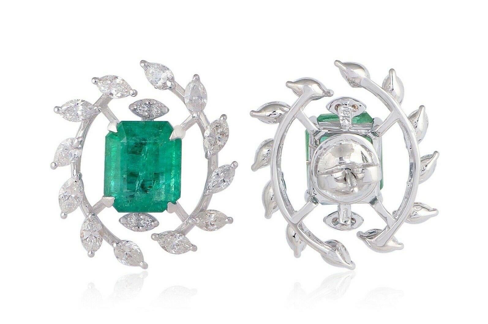 Emerald Cut 3.02 Carat Emerald Diamond 14 Karat Gold Stud Leaf Earrings For Sale
