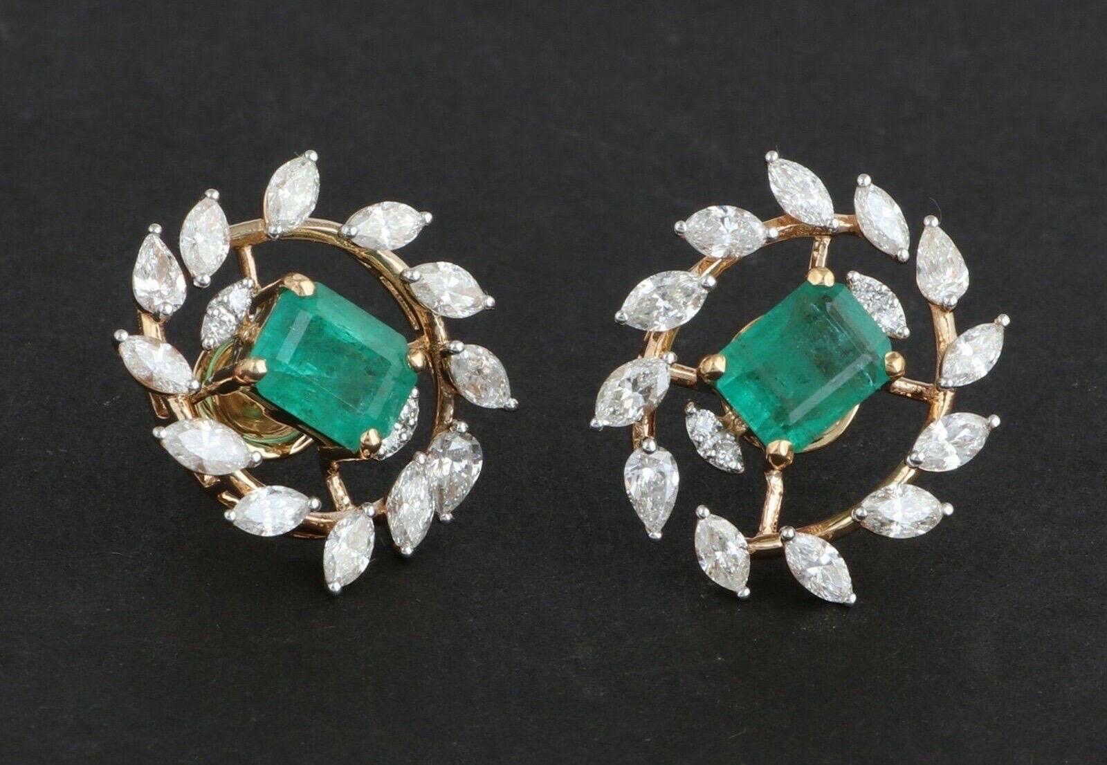 Women's 3.02 Carat Emerald Diamond 14 Karat Gold Stud Leaf Earrings For Sale