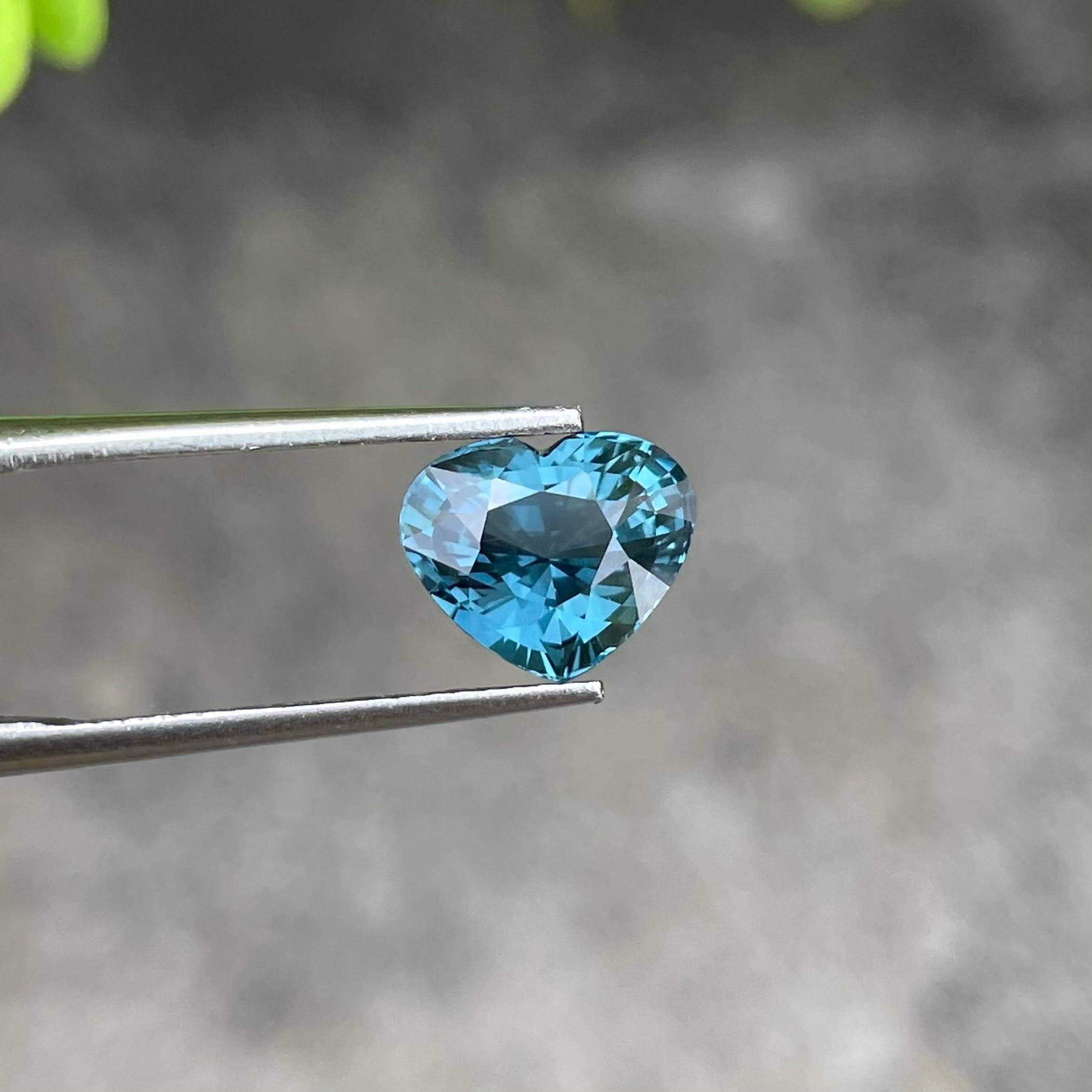 3.02 Carats Loose Blue Spinel Stone Heart Cut Natural Tanzanian Gemstone In New Condition For Sale In Bangkok, TH