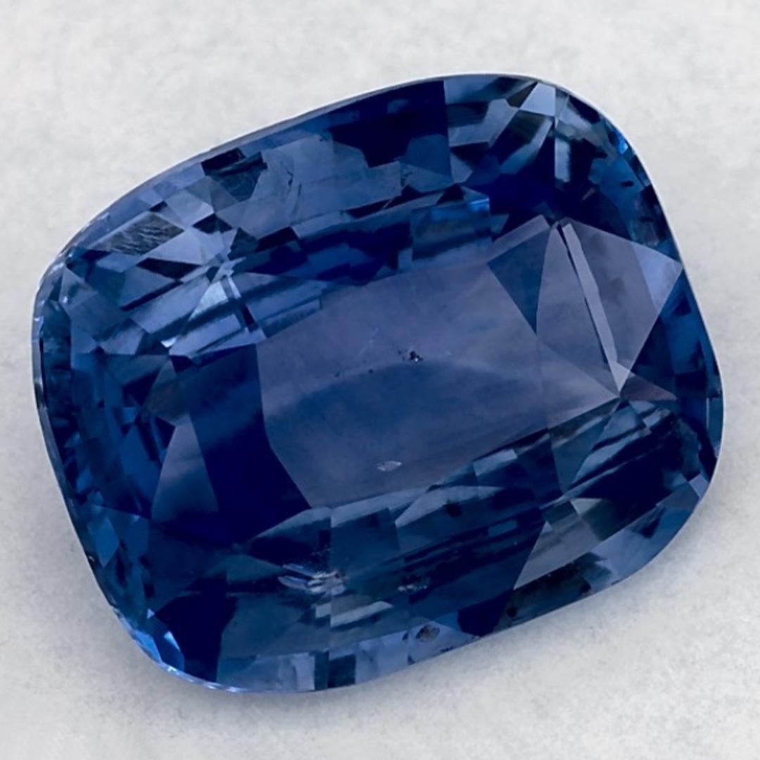 Questo zaffiro blu naturale offre eleganza e raffinatezza. Grazie al suo grazioso tono di colore, alla sua limpidezza e al suo carattere naturale, questo zaffiro è una scelta eccellente per creare gioielli su misura come anelli di fidanzamento,