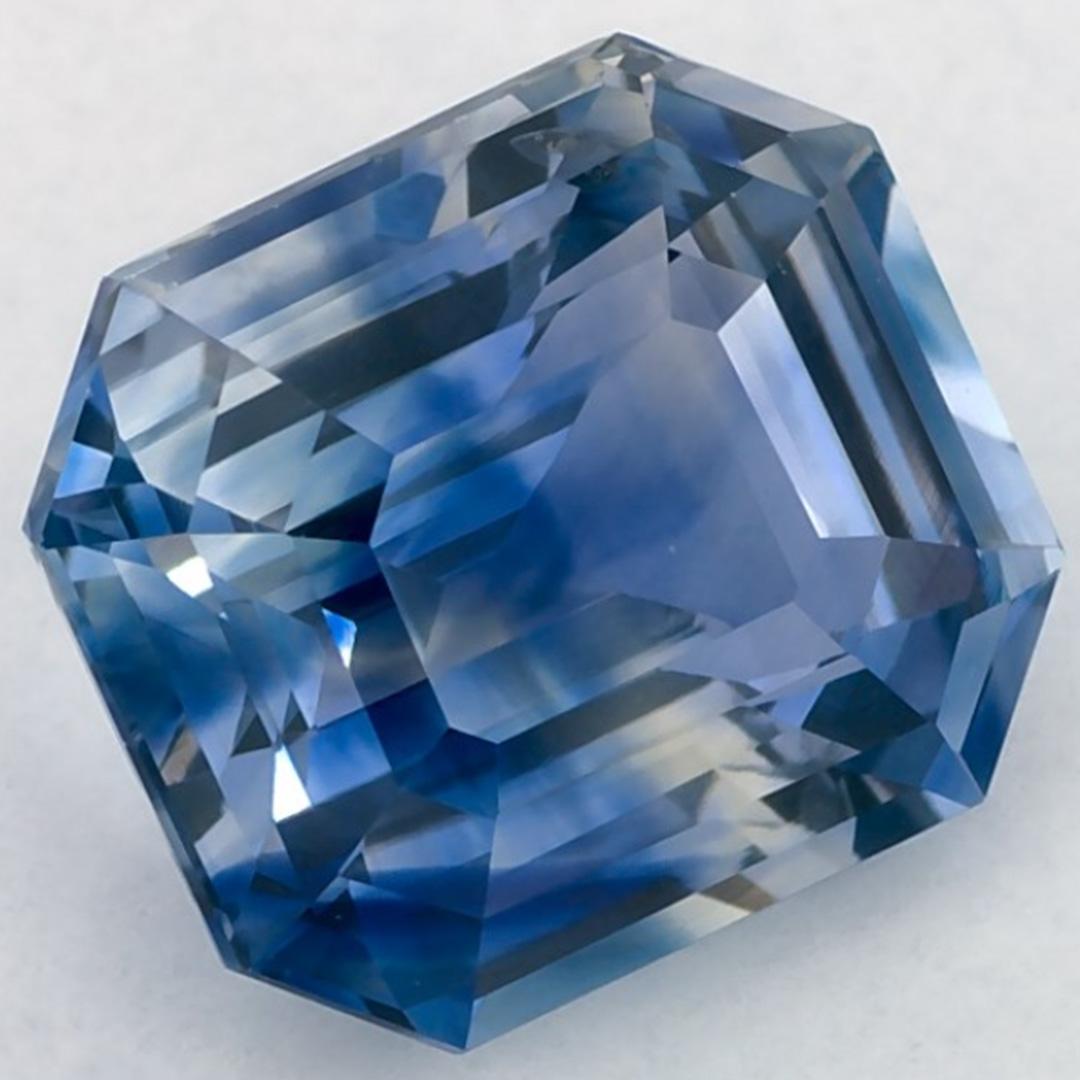Taille octogone Pierre précieuse taille octogonale saphir bleu 3.02 carat en vente