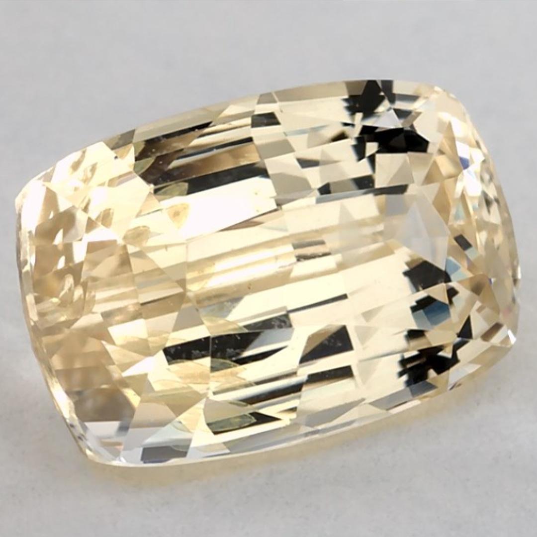 Una piedra de nacimiento de septiembre muy preciosa con un delicioso color amarillo. Se cree que traen buena suerte y fortuna a la vida.

Explora la vibrante colección de esmeraldas, rubíes y zafiros de nuestra tienda, disponibles como gemas sueltas