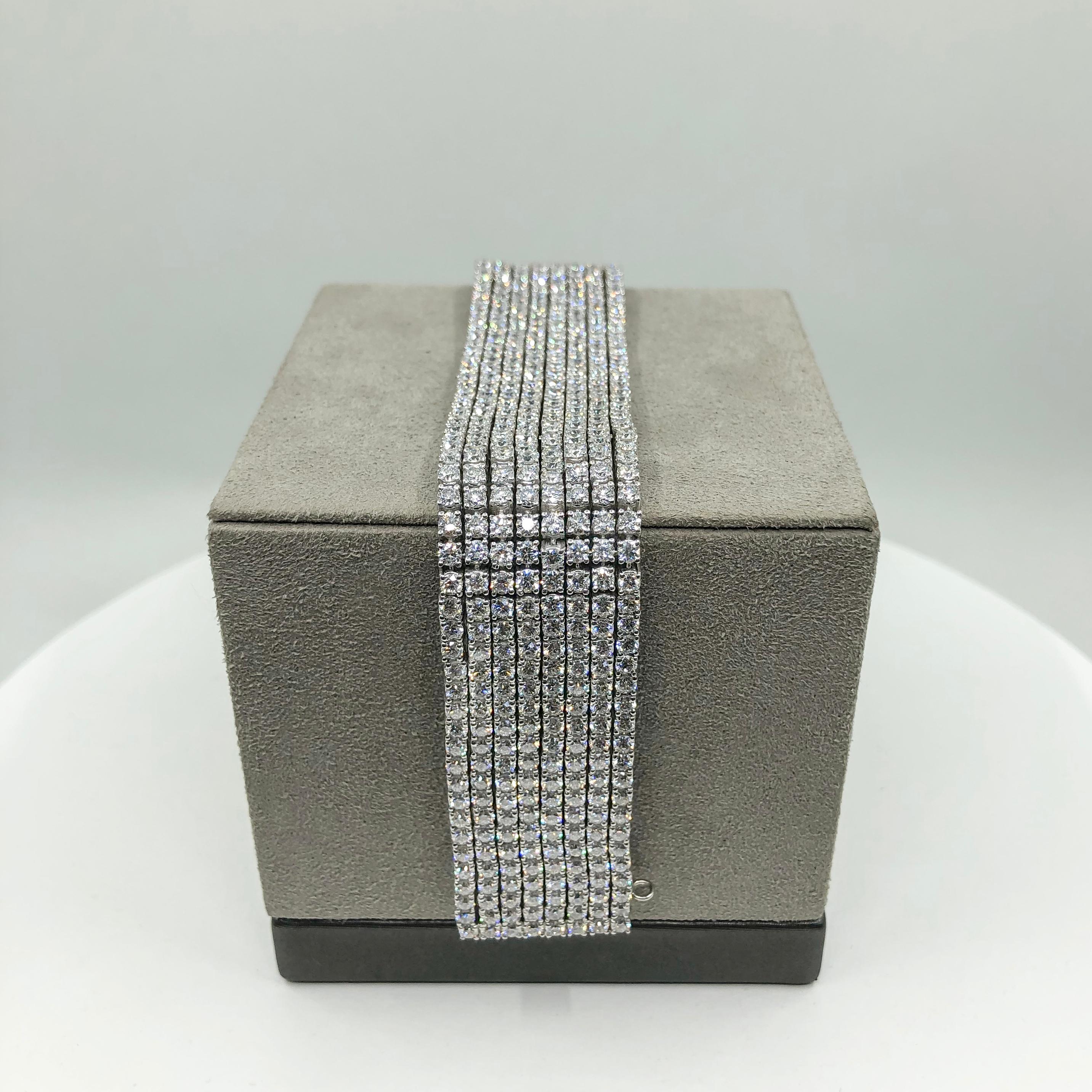 Roman Malakov 30.20 Carats Total Round Cut Diamond Multi-Row Tennis Bracelet In New Condition For Sale In New York, NY