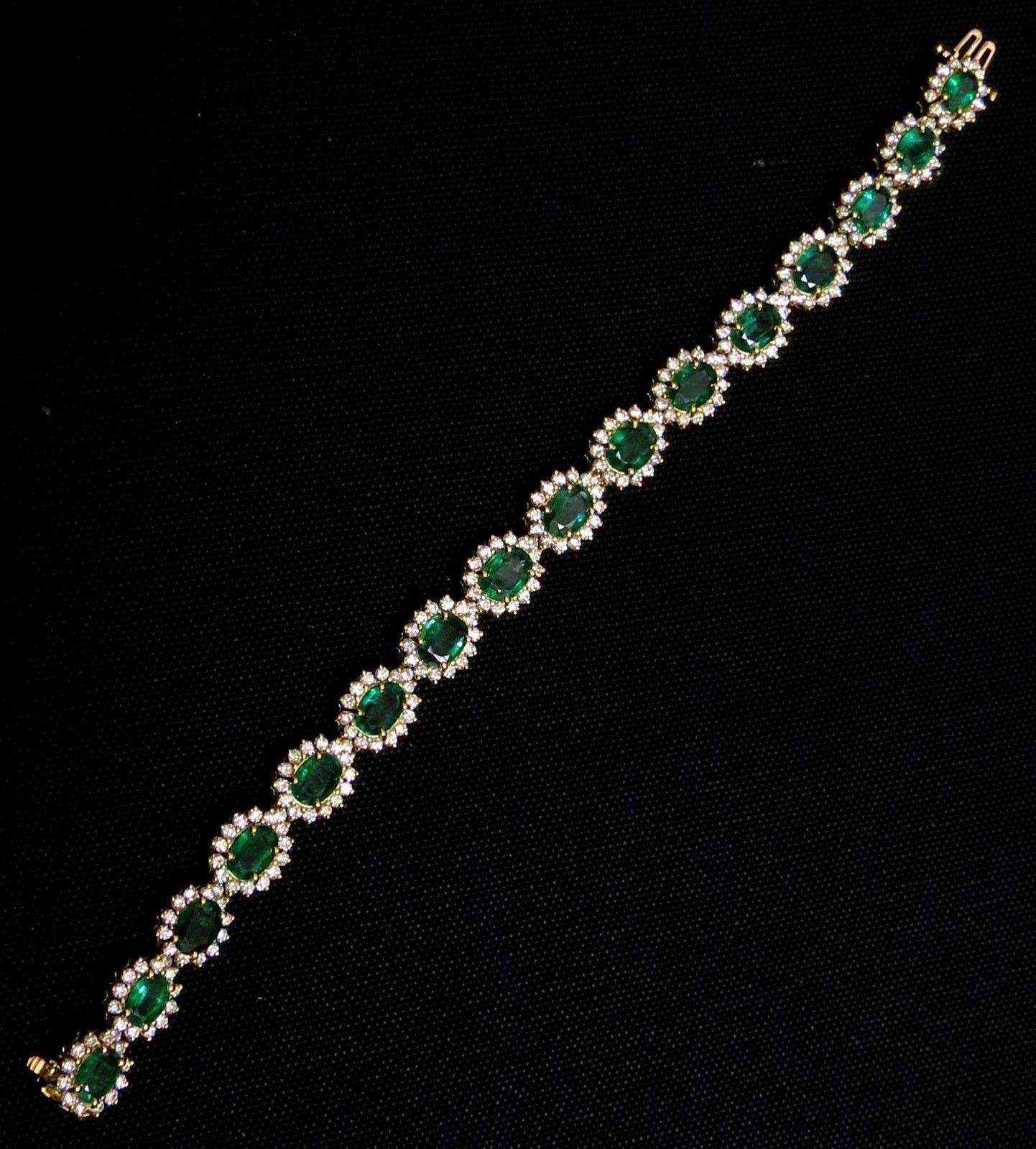 Royal Touch.

The Important Emerald Diamond bracelet.

21.26ct. Natural Fine Green Emeralds 

Oval Brilliant cuts & full faceted.

Clean Clarity

Vivid green Supreme sheen

Excellent Transparency.

All of Zambian Origin

Range 9.1 X 6.5mm - 7.6 X