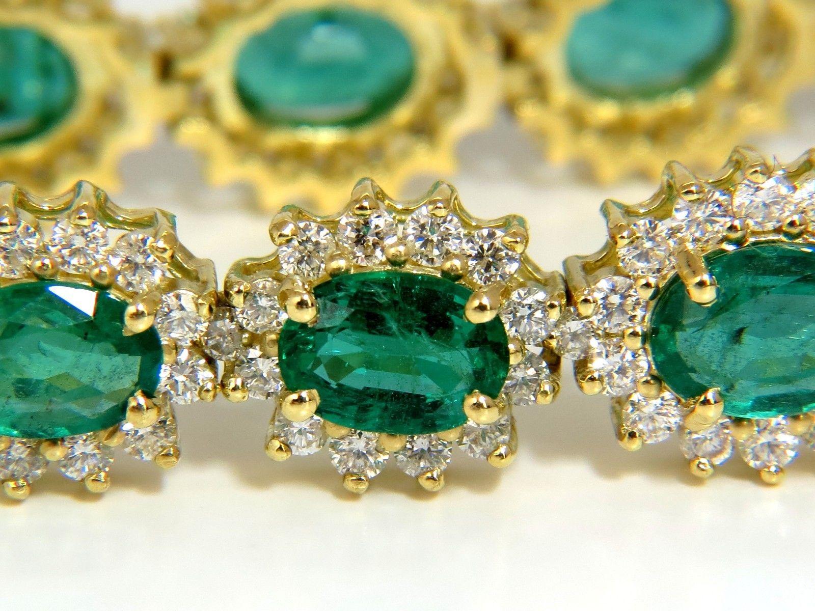 Oval Cut 30.26 Carat Natural Zambia Vivid Green Emerald Diamonds Bracelet
