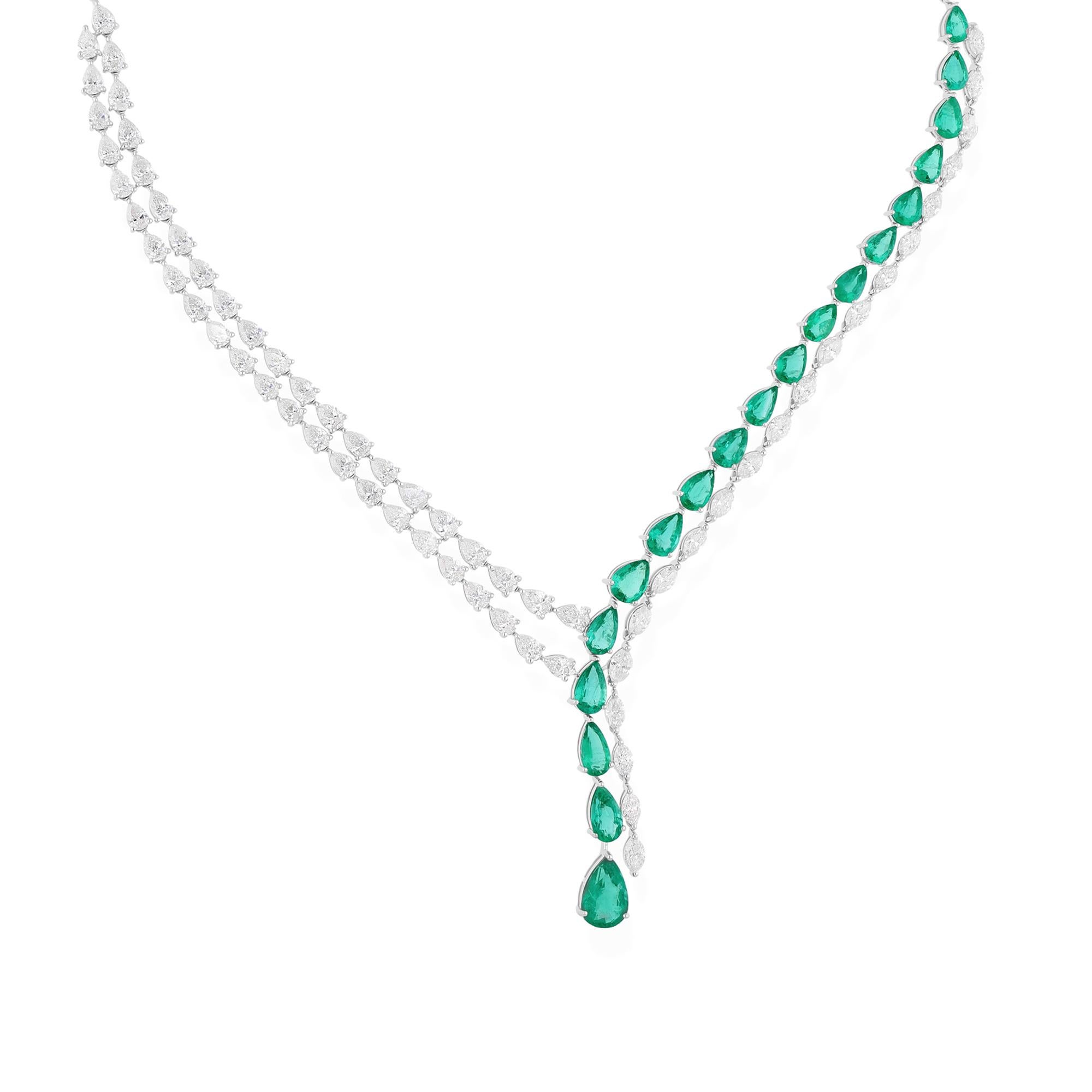 Moderno Collana a goccia a forma di Y con smeraldo da 30,26TCW e diamanti in oro bianco 18k in vendita