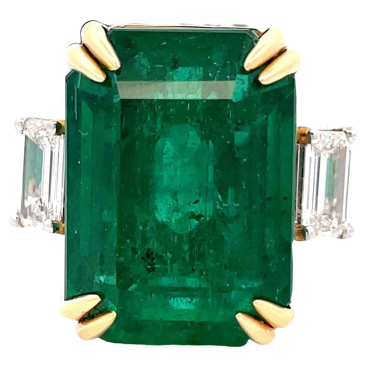30.27CT EMERALD OCTAGON & 1.41 CT WHITE DIAMOND 18K2T GOLD Ring For Sale