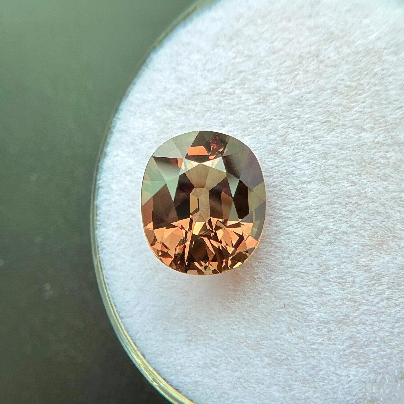 Taglio ovale 3,02 ct GIA Certificato Garnet Colour Change Nature Taglio Ovale Piropo Spessartine in vendita