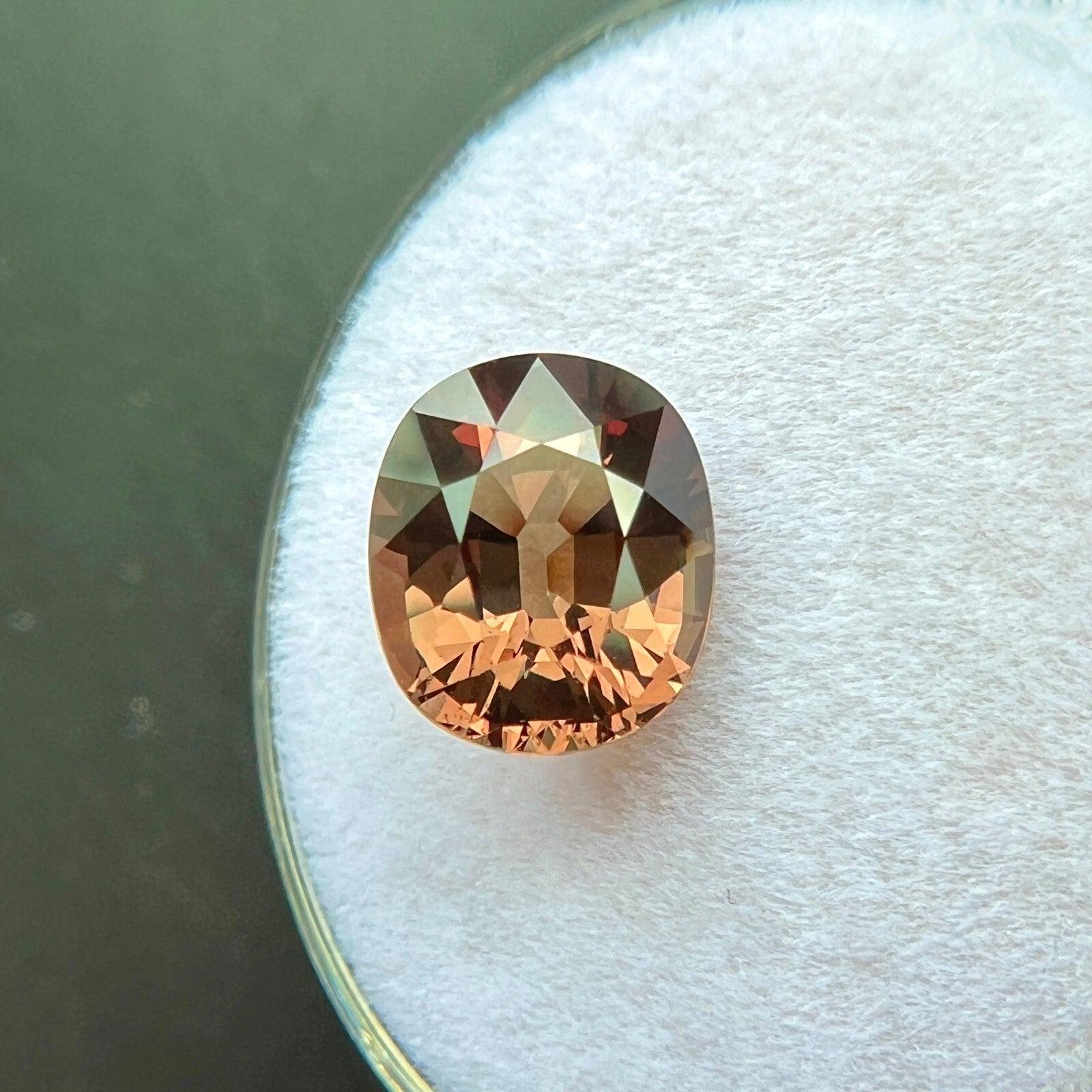 3,02 ct GIA Certificato Garnet Colour Change Nature Taglio Ovale Piropo Spessartine in vendita 2