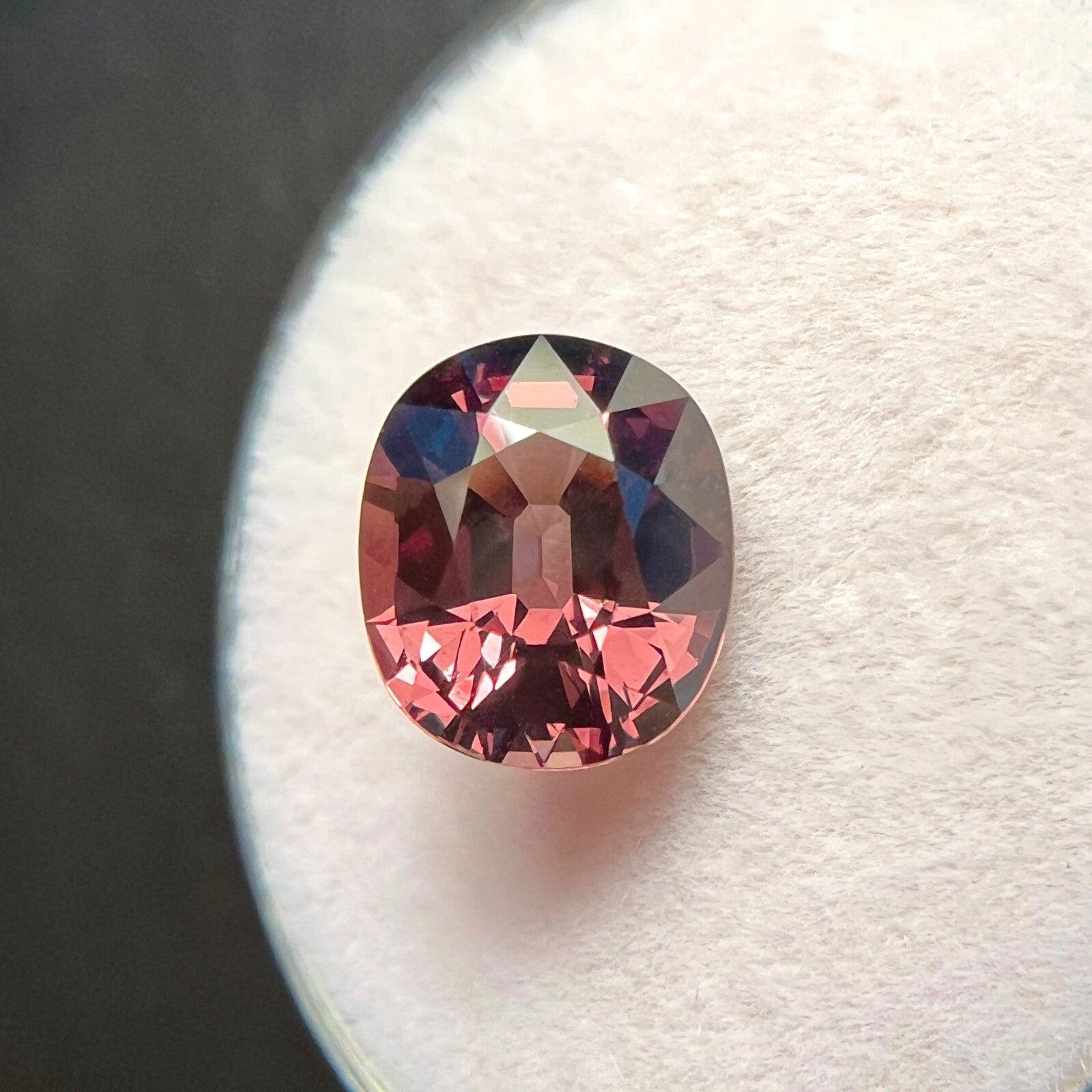 3,02 ct GIA Certificato Garnet Colour Change Nature Taglio Ovale Piropo Spessartine in vendita 3