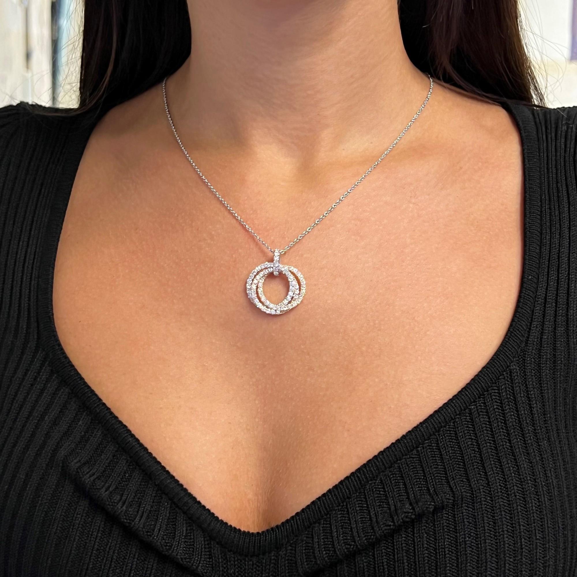 Collier pendentif en or 18 carats avec diamants ronds de 3,02 carats, trois tons de diamants multicolores Pour femmes en vente