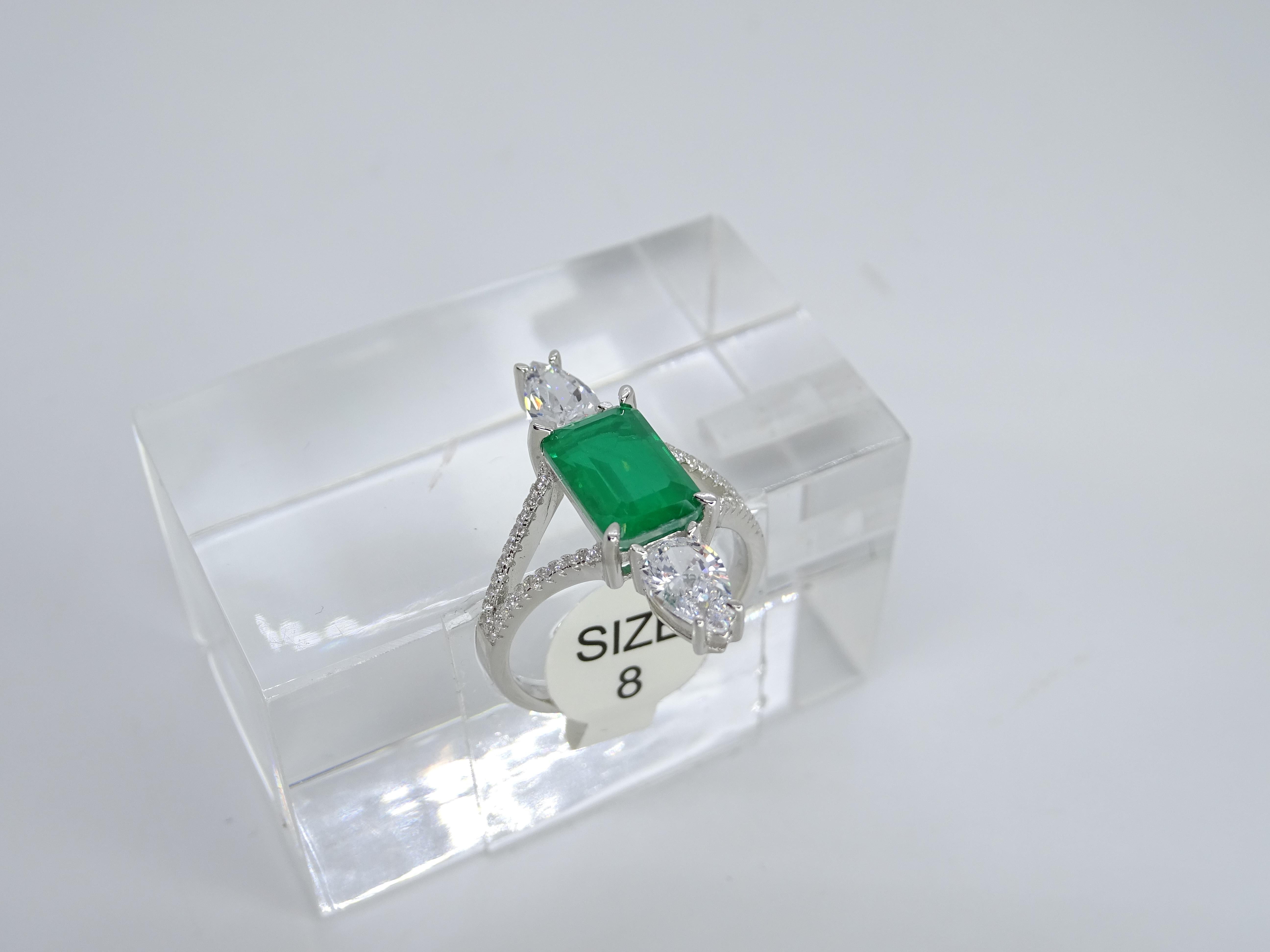 303 / 5.000 Anello Shuttle, Italia, smeraldo e zirconi, argento 925 in vendita 5