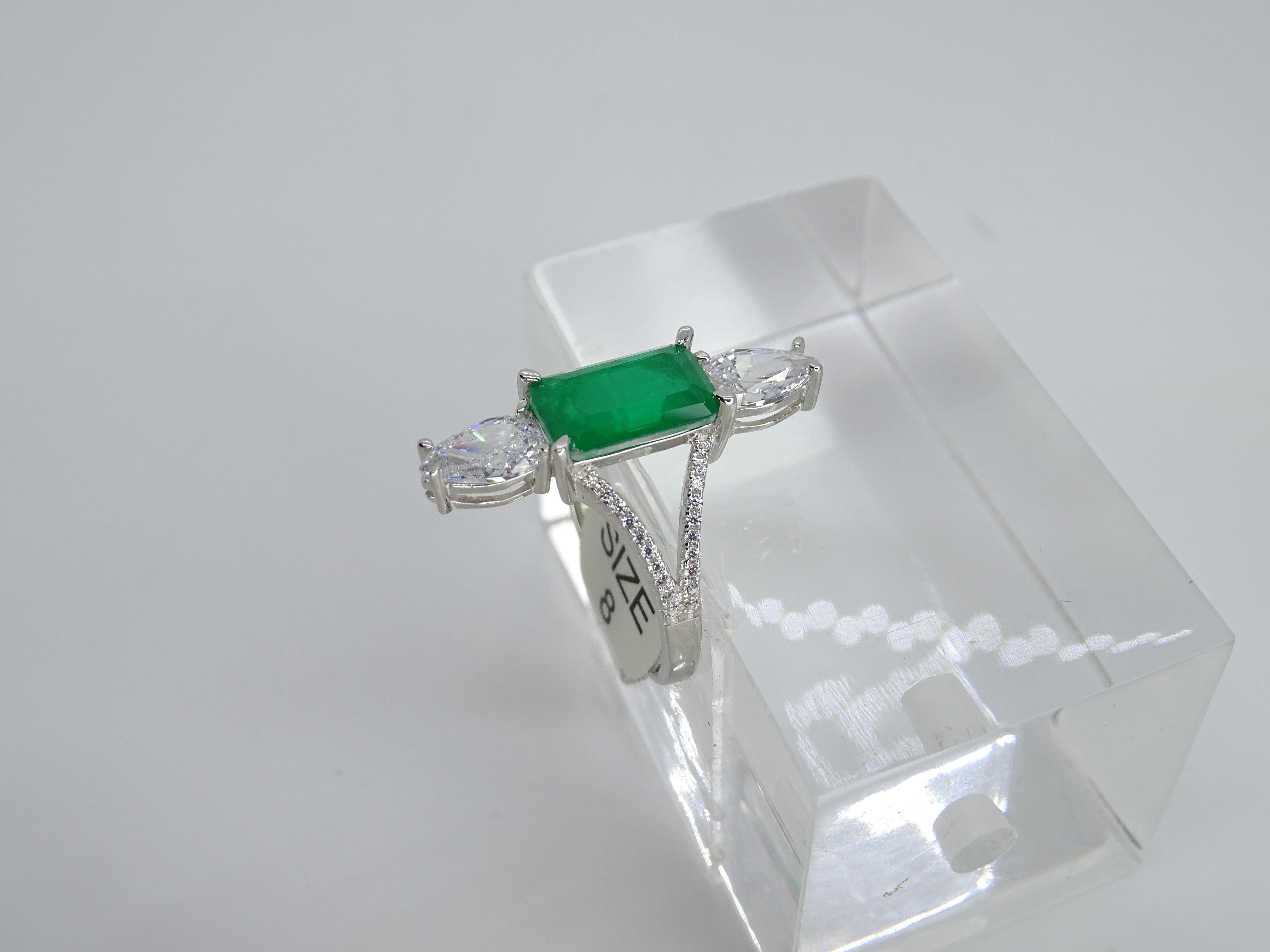 303 / 5.000 Anello Shuttle, Italia, smeraldo e zirconi, argento 925 in vendita 6