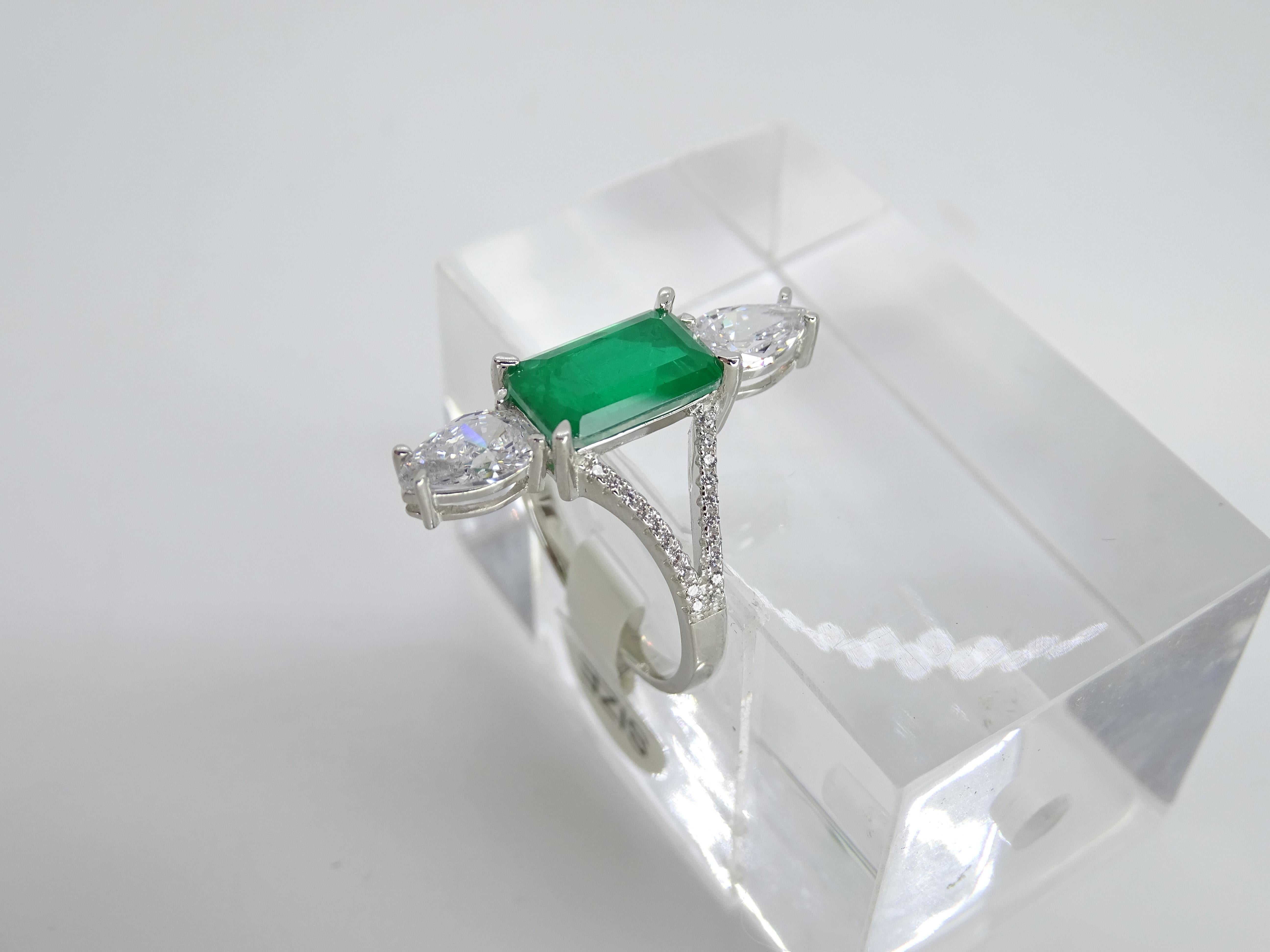 303 / 5.000 Anello Shuttle, Italia, smeraldo e zirconi, argento 925 in vendita 7