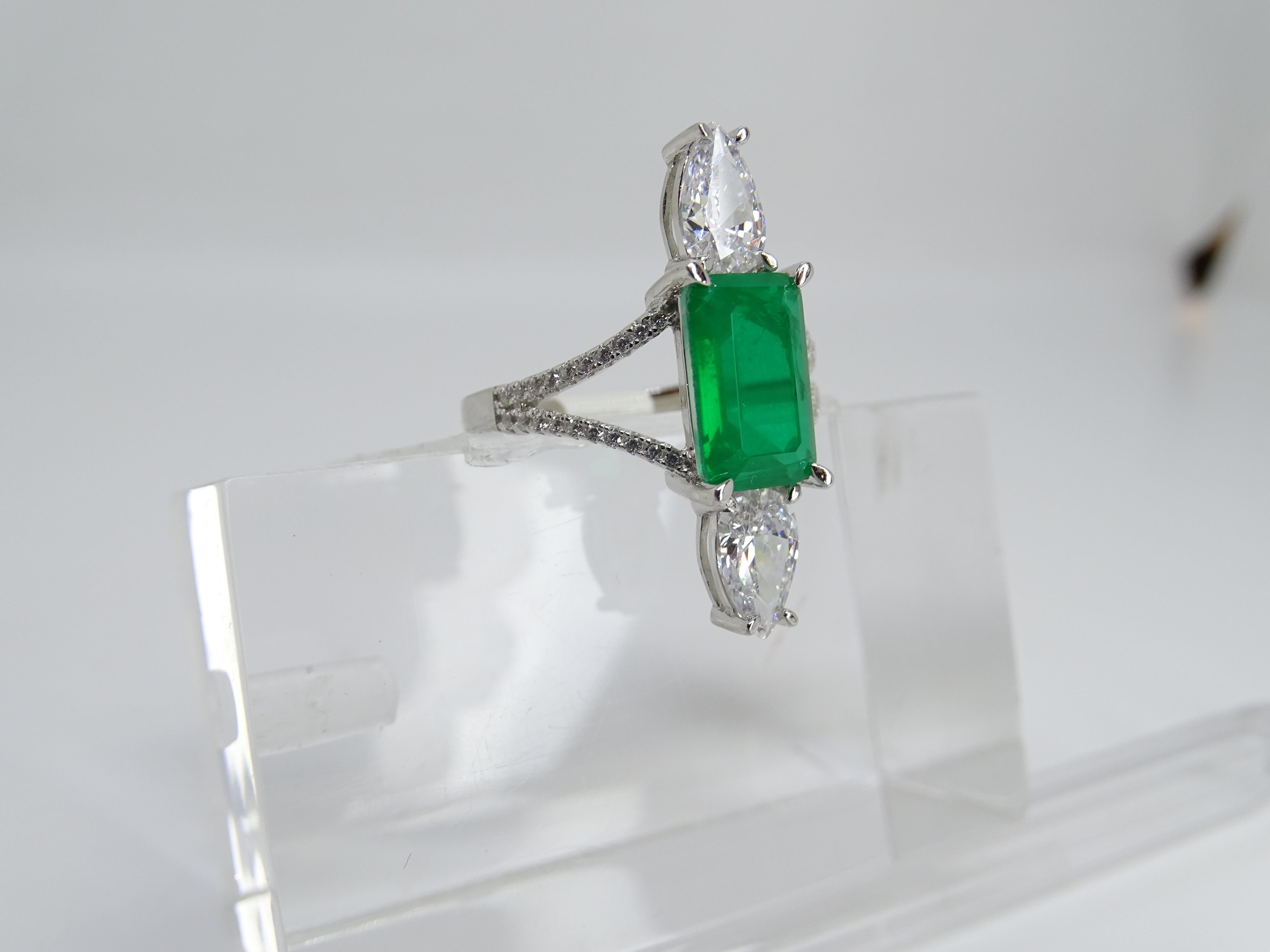 303 / 5.000 Anello Shuttle, Italia, smeraldo e zirconi, argento 925 in vendita 11