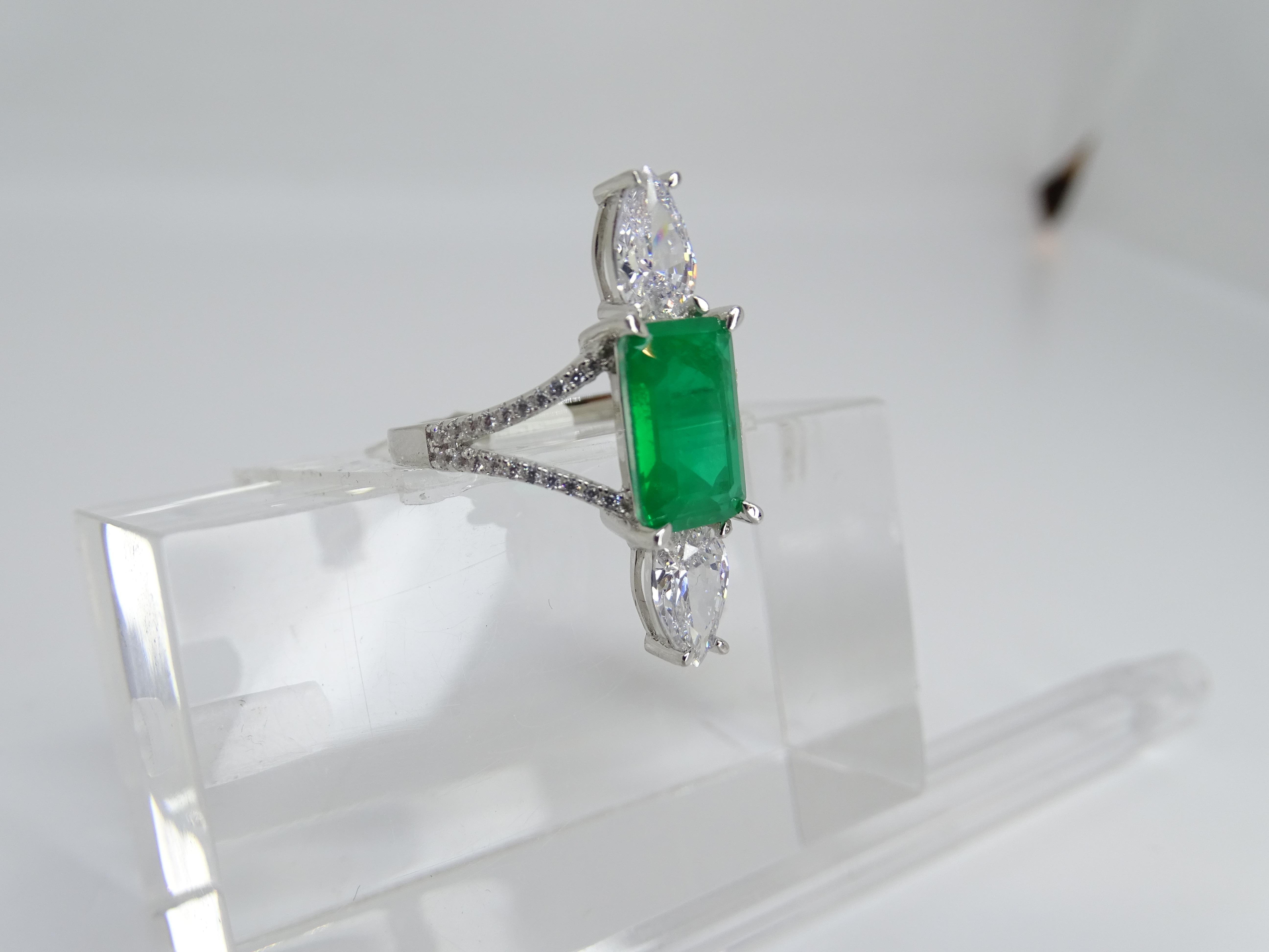 303 / 5.000 Anello Shuttle, Italia, smeraldo e zirconi, argento 925 in vendita 12