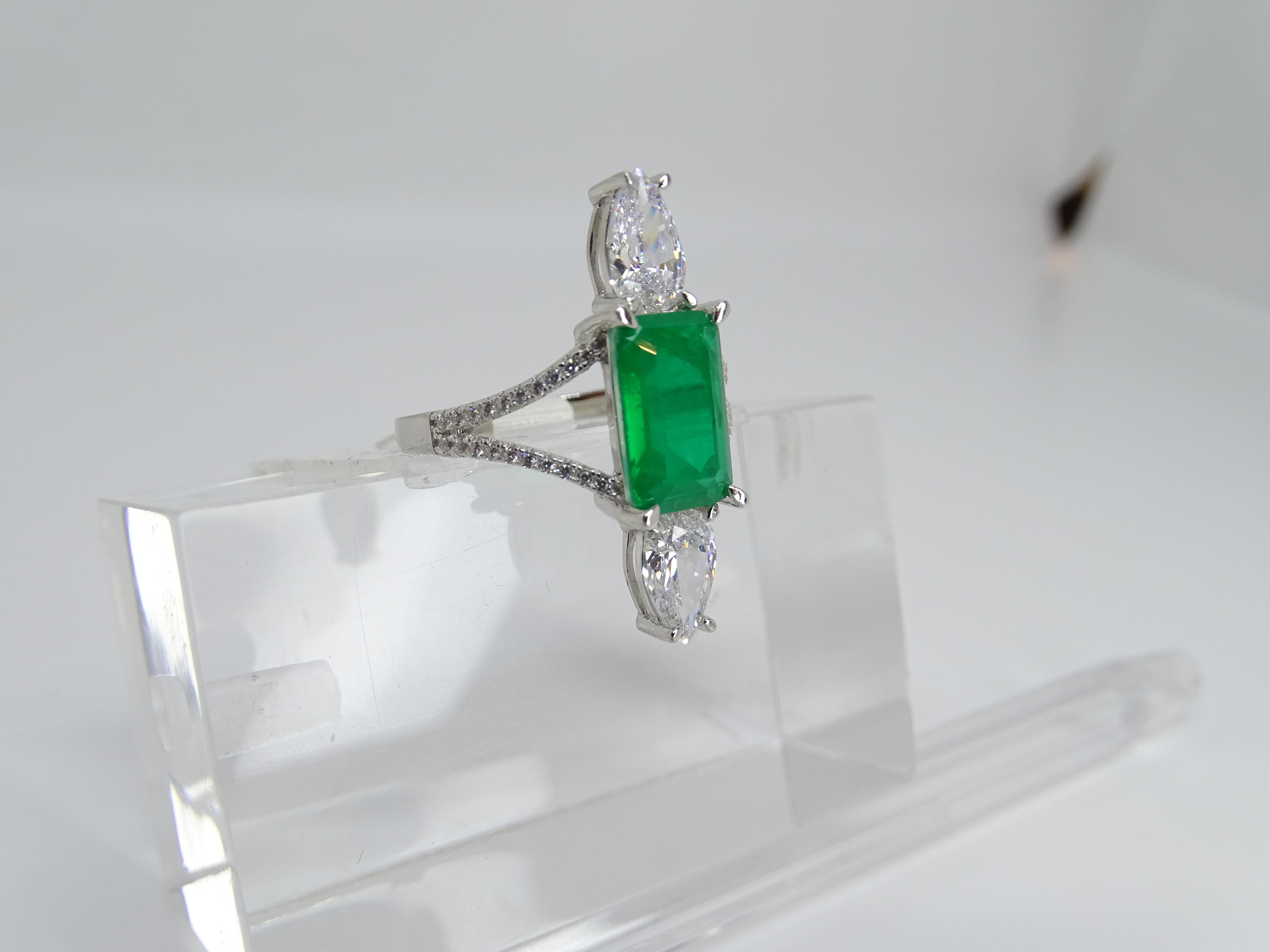 303 / 5.000 Anello Shuttle, Italia, smeraldo e zirconi, argento 925 in vendita 13