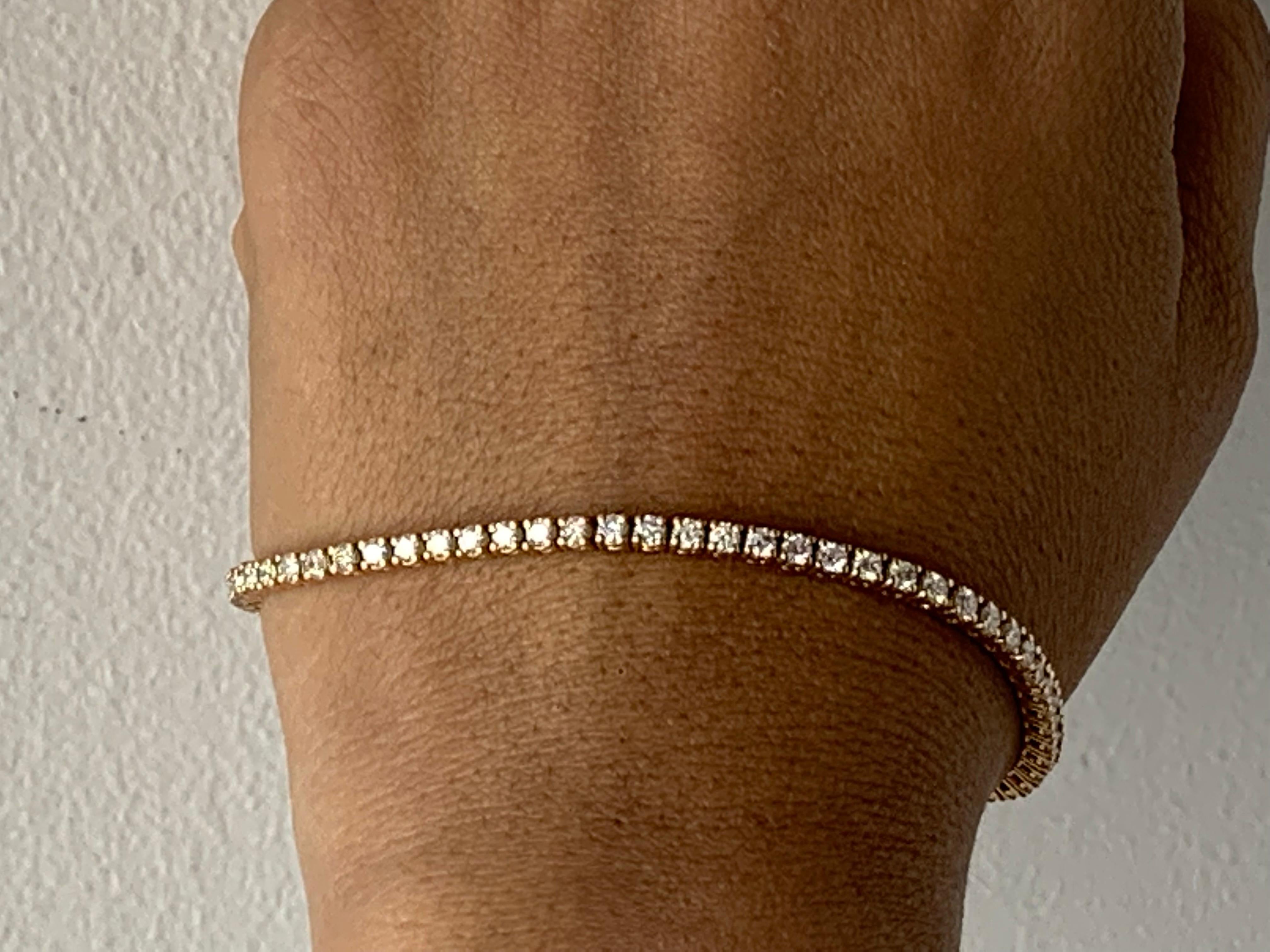 3.03 Carat Brilliant Cut Round Diamond Tennis Bracelet in 14K Rose Gold In New Condition For Sale In NEW YORK, NY