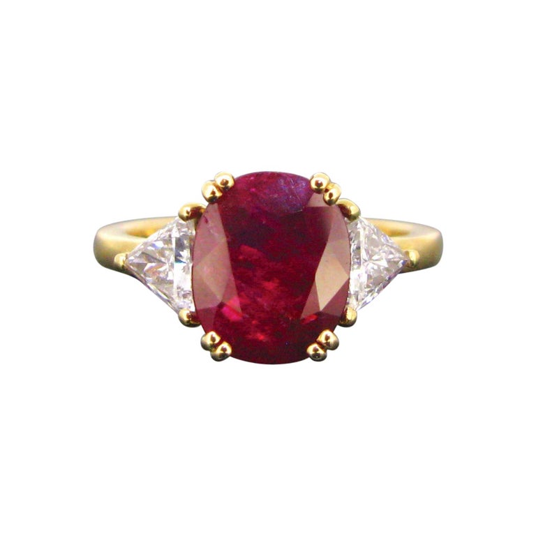 3.03 Carat Burmese Ruby Triangular Cut Diamonds Yellow Gold Wedding ...