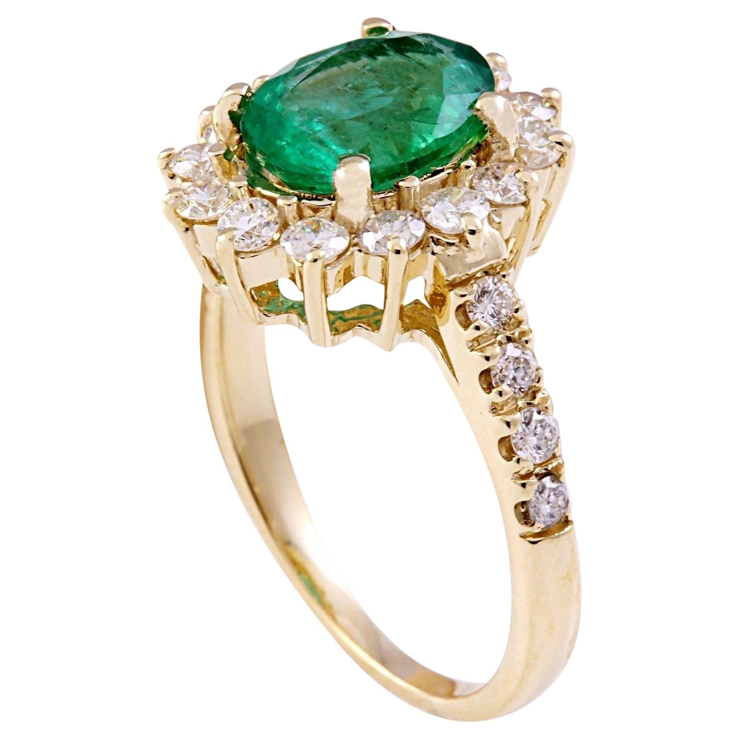 Natural Emerald 14 Karat Solid Yellow Gold Diamond Ring In New Condition For Sale In Los Angeles, CA