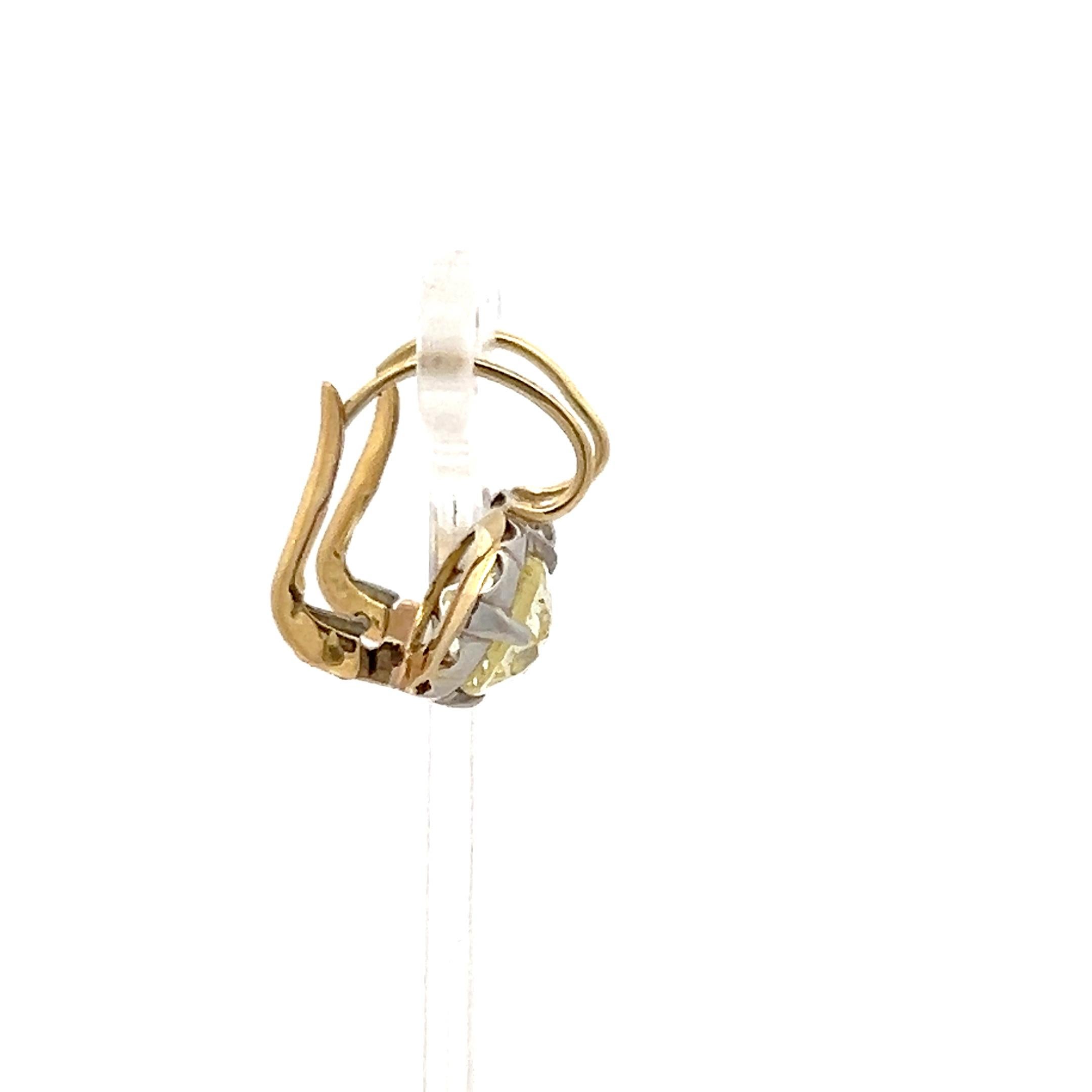 Title:
3.03 Carat Old European Cut Y VS2 and Circular Brilliant Cut O SI1 Diamond 18 Karat Yellow Gold/Silver Leverback Earrings
Style:
Leverback
Metal:
18 Karat Yellow Gold/Slv
Gemstone 1:
1.69 Carat Diamond
Number of