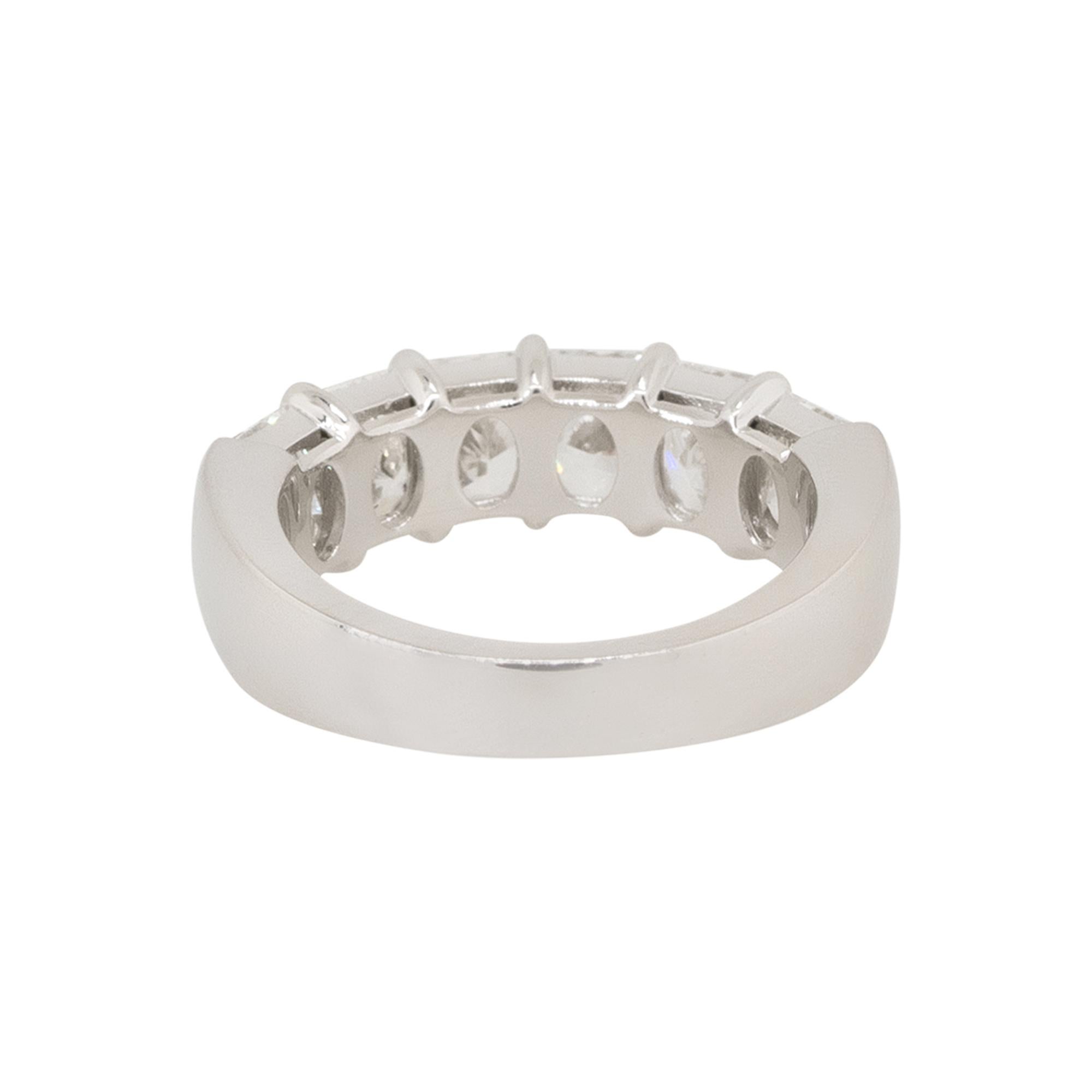 Femenino o masculino 3.03 Quilates Diamante Corte Radiante 6 Piedras Alianza Platino en Stock en venta