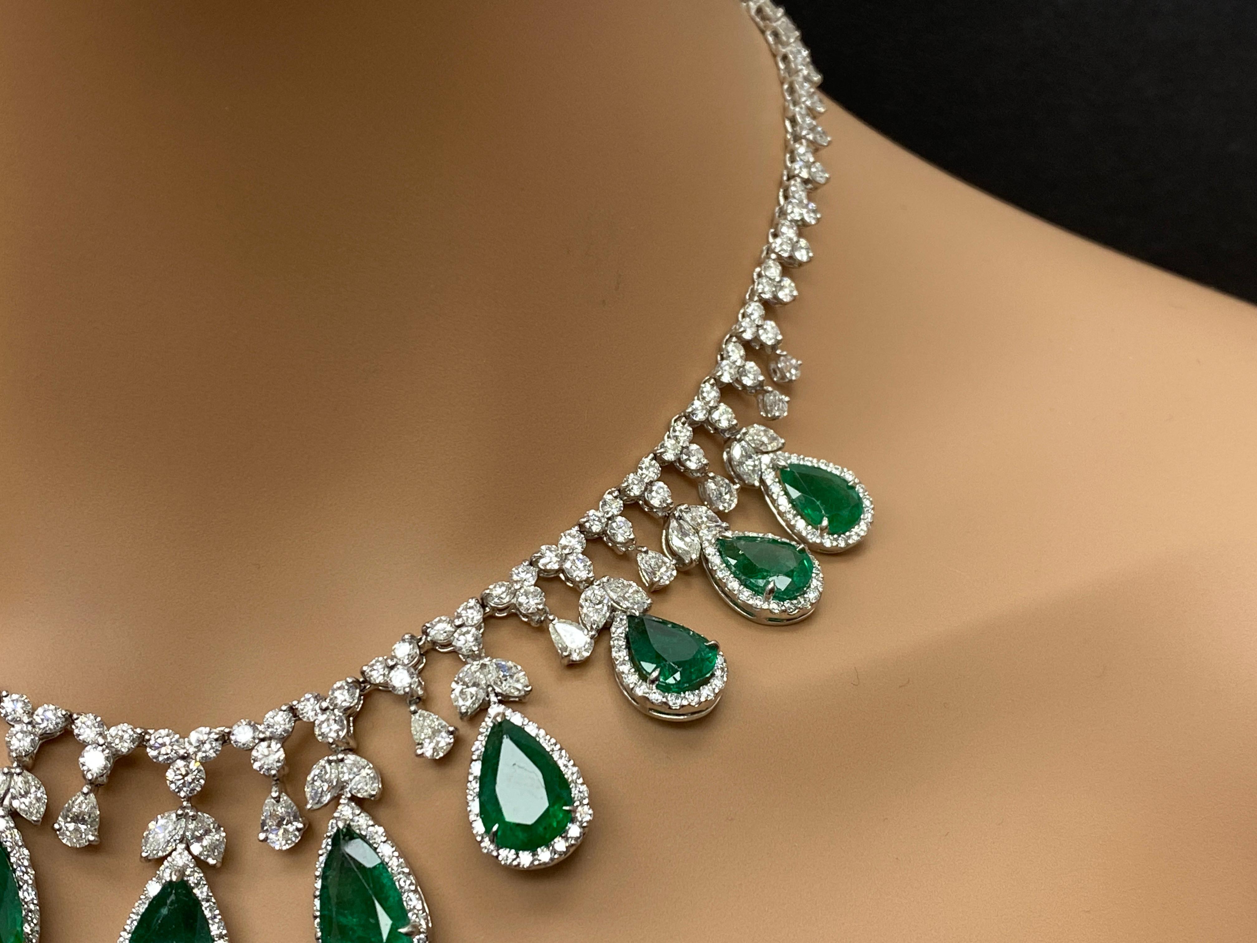 30.30 Carat Pear shape Emeralds and Diamond Necklace in Platinum For Sale 5
