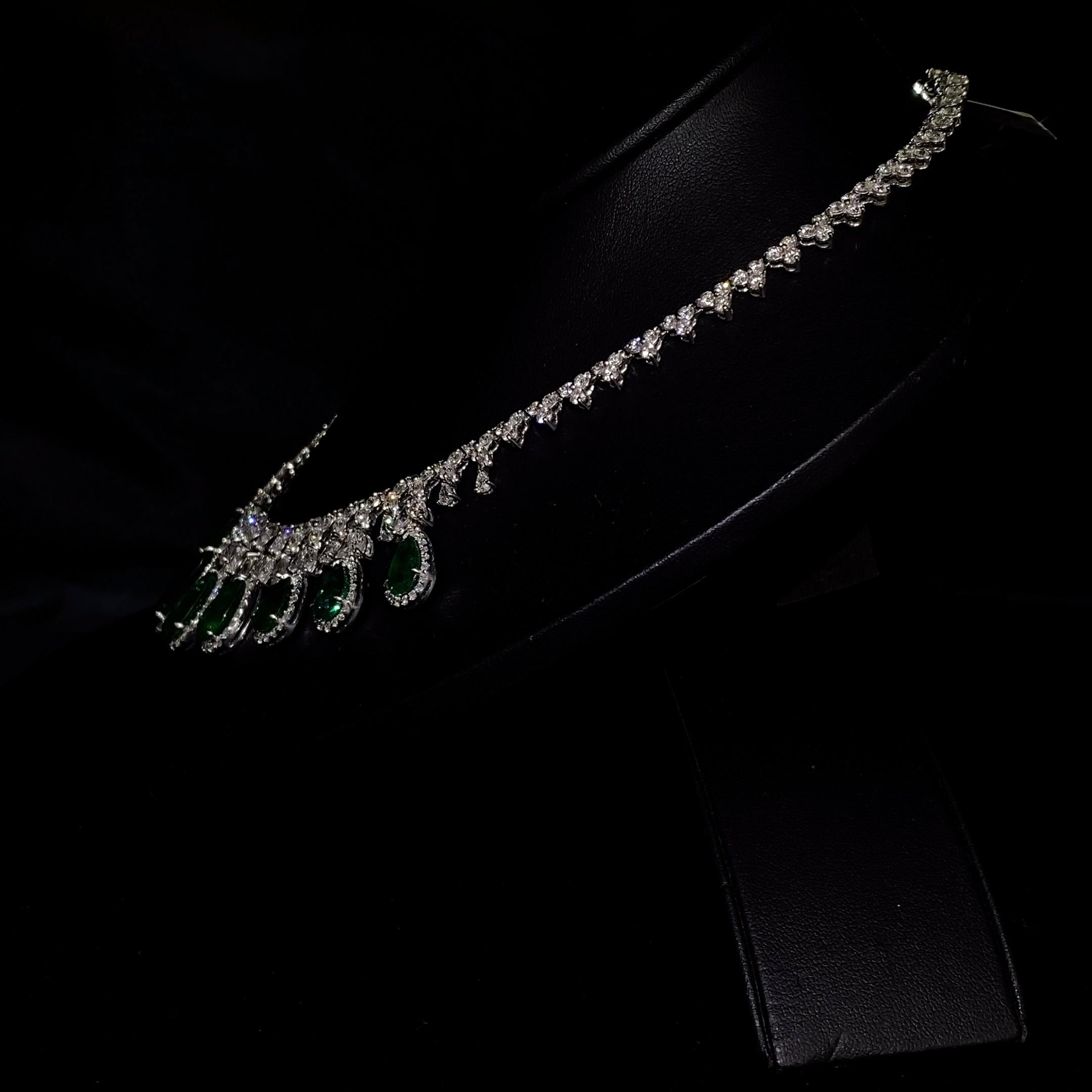 Pear Cut 30.30 Carat Pear shape Emeralds and Diamond Necklace in Platinum For Sale