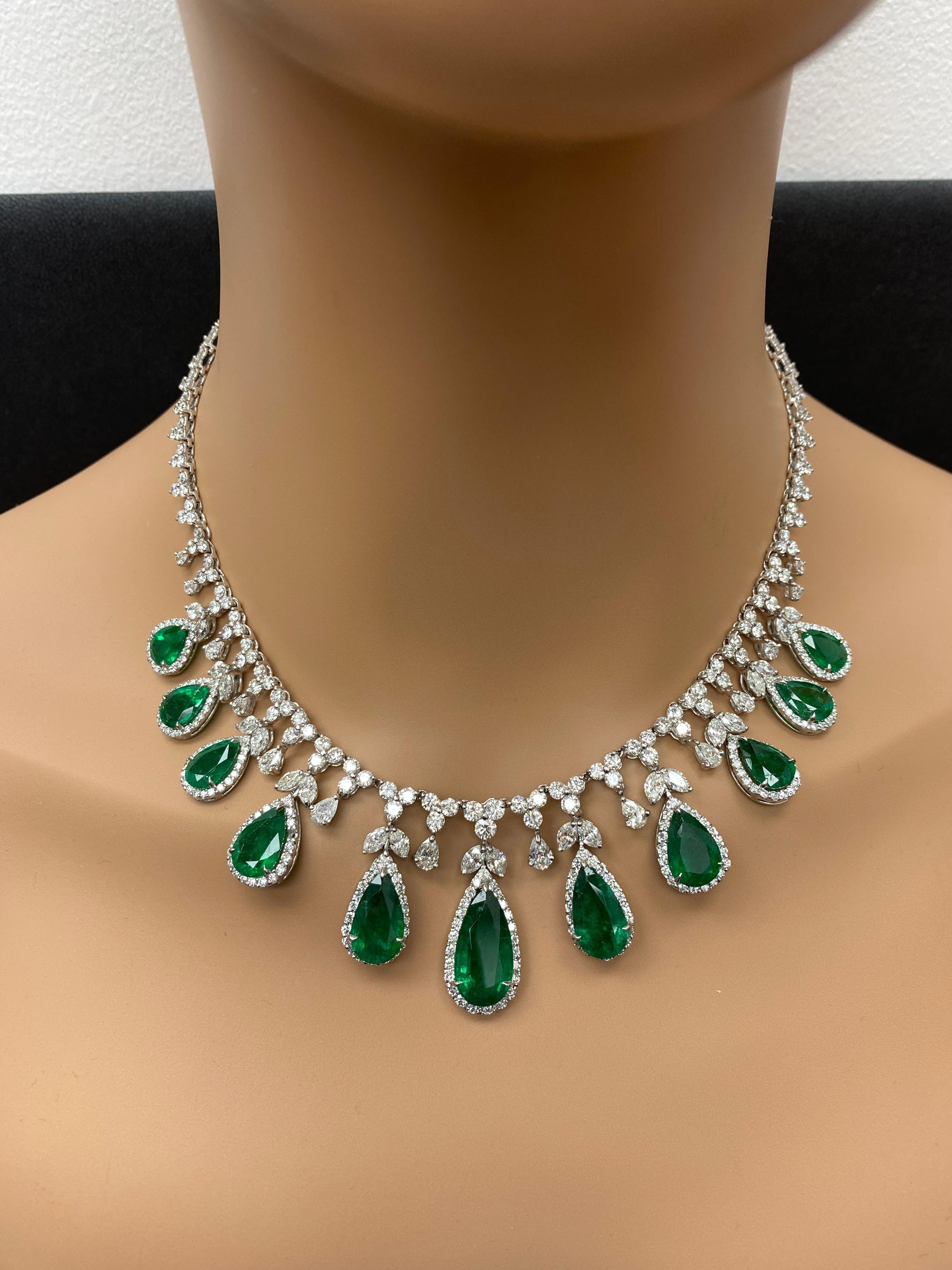 30.30 Carat Pear shape Emeralds and Diamond Necklace in Platinum For Sale 1