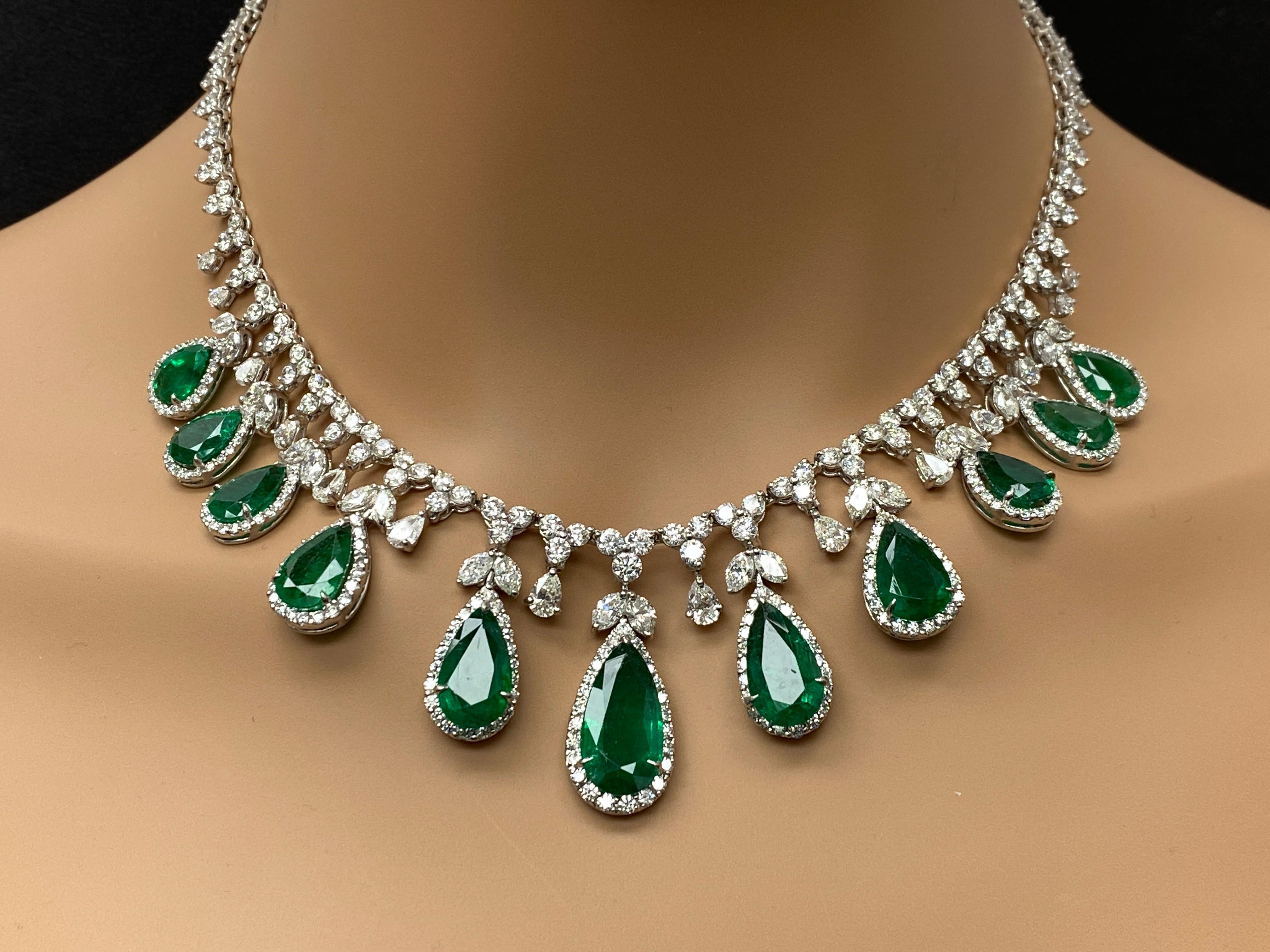 30.30 Carat Pear shape Emeralds and Diamond Necklace in Platinum For Sale 3