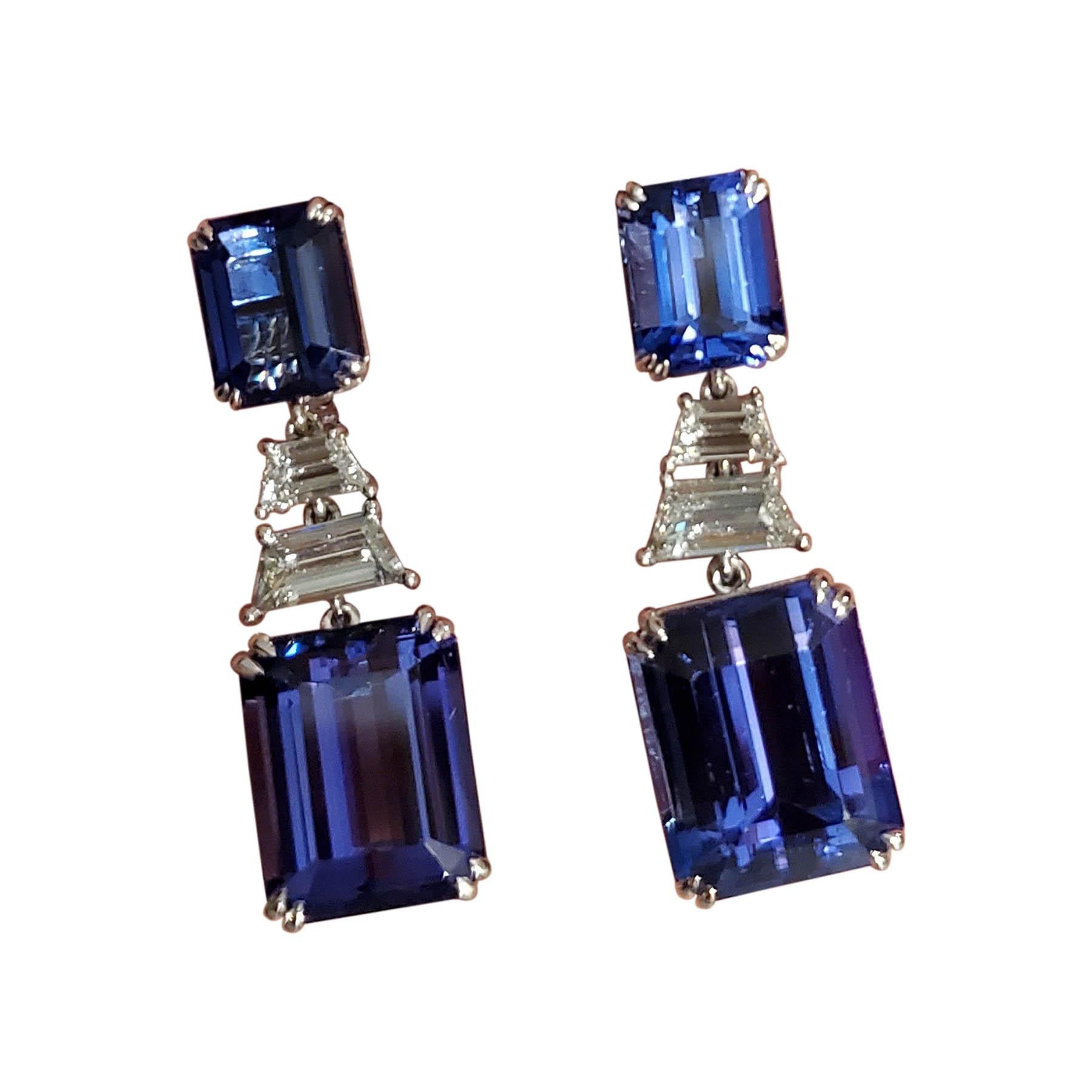 30.32 Carat Natural Tanzanite and White Diamond Gold Dangle Earrings For Sale 1