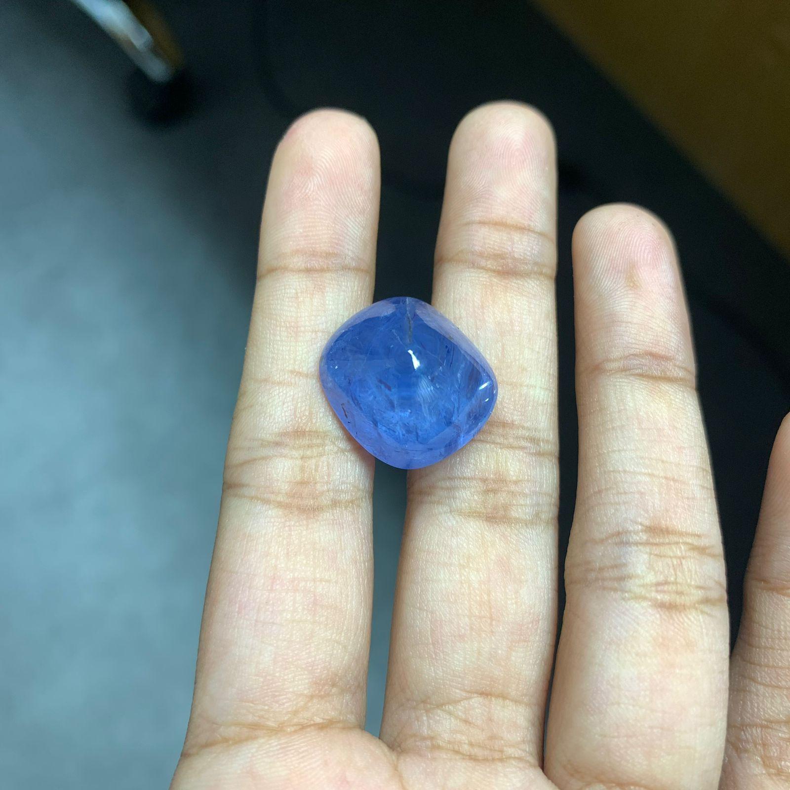 Pièce de saphir Sugarloaf sans chaleur de 30,32 carats Unisexe en vente