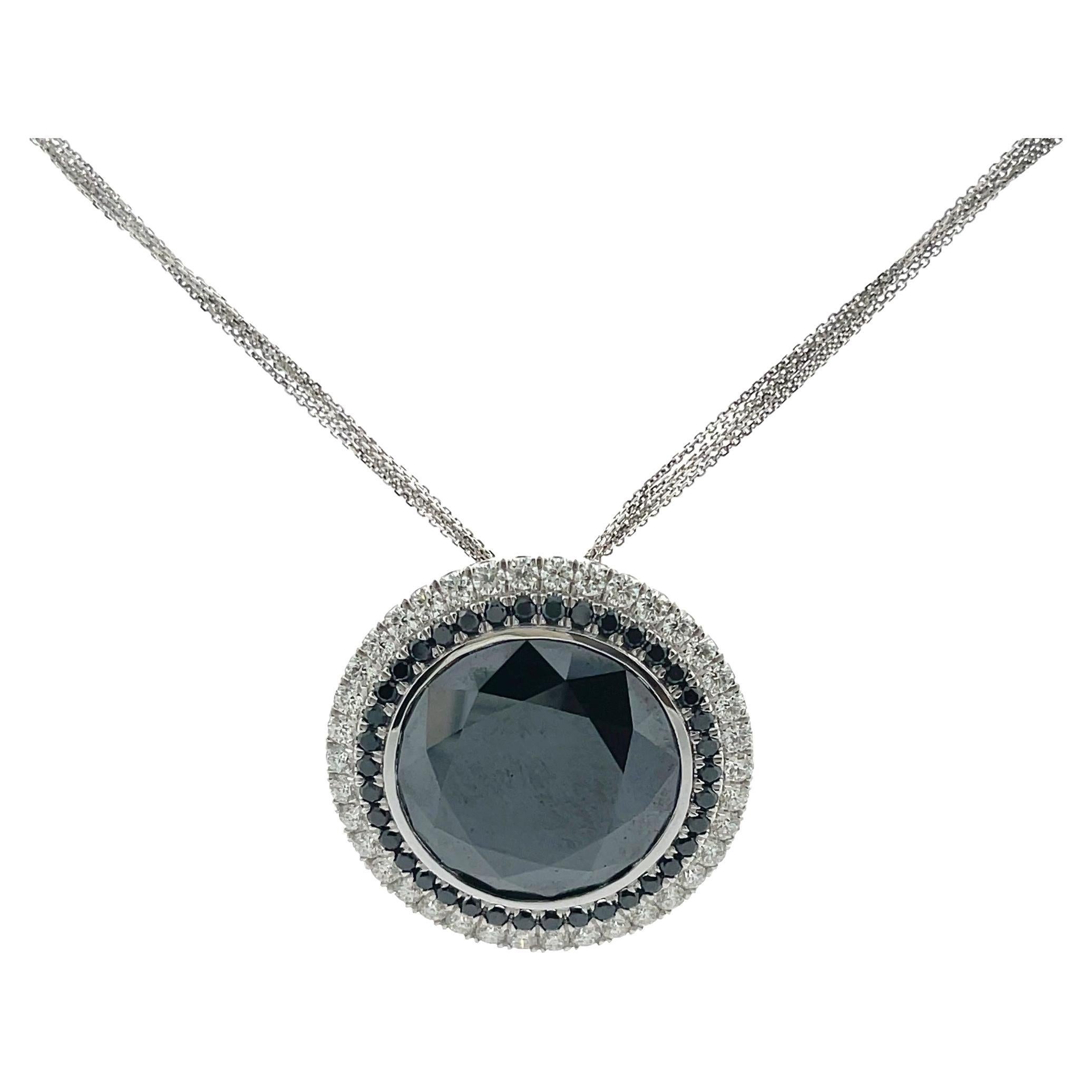 30.34ct Round Hematite White Gold Necklace For Sale