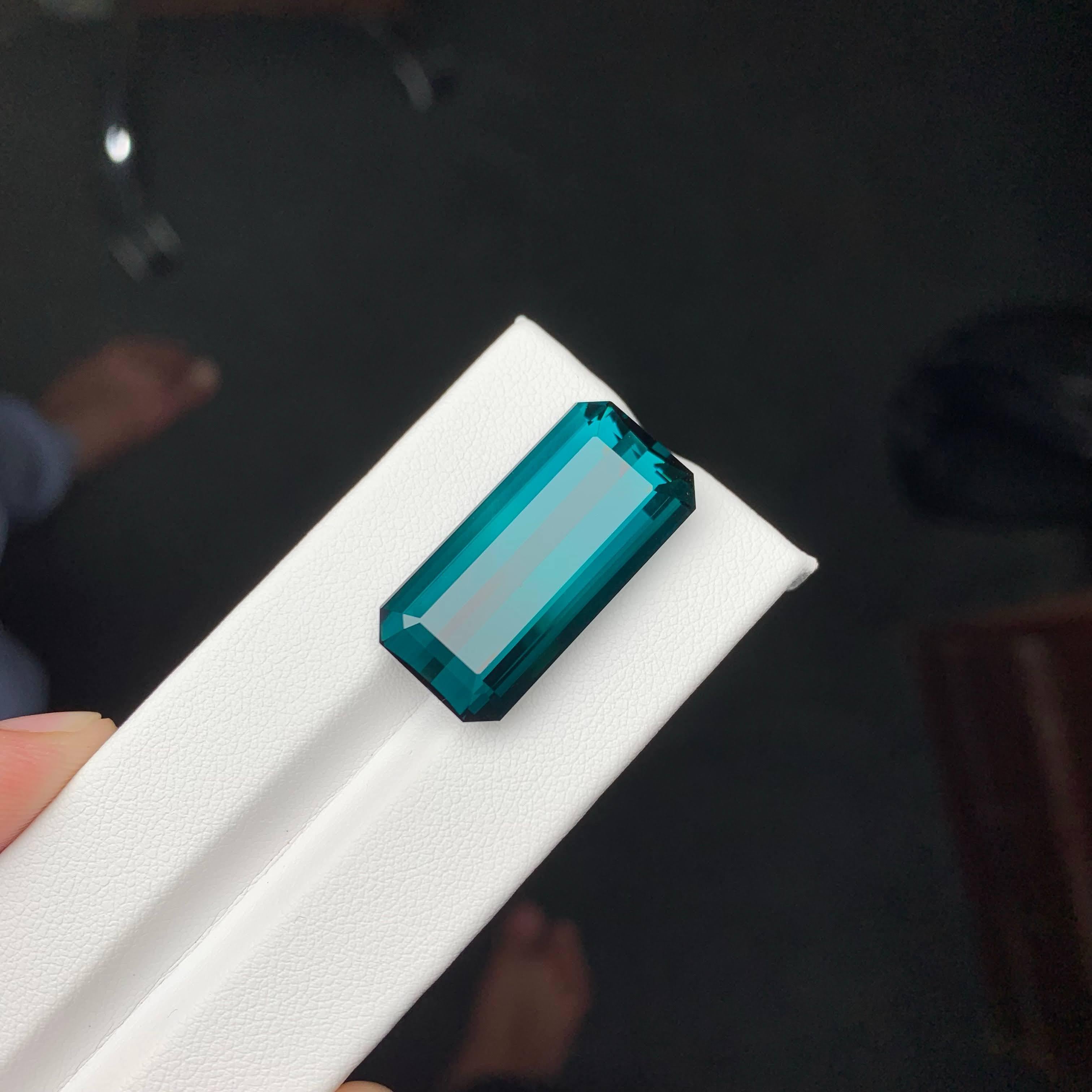 30,35 carati di tormalina Indicolite naturale sfusa Gemma taglio smeraldo Gemma afgana In condizioni Nuovo in vendita a Bangkok, TH