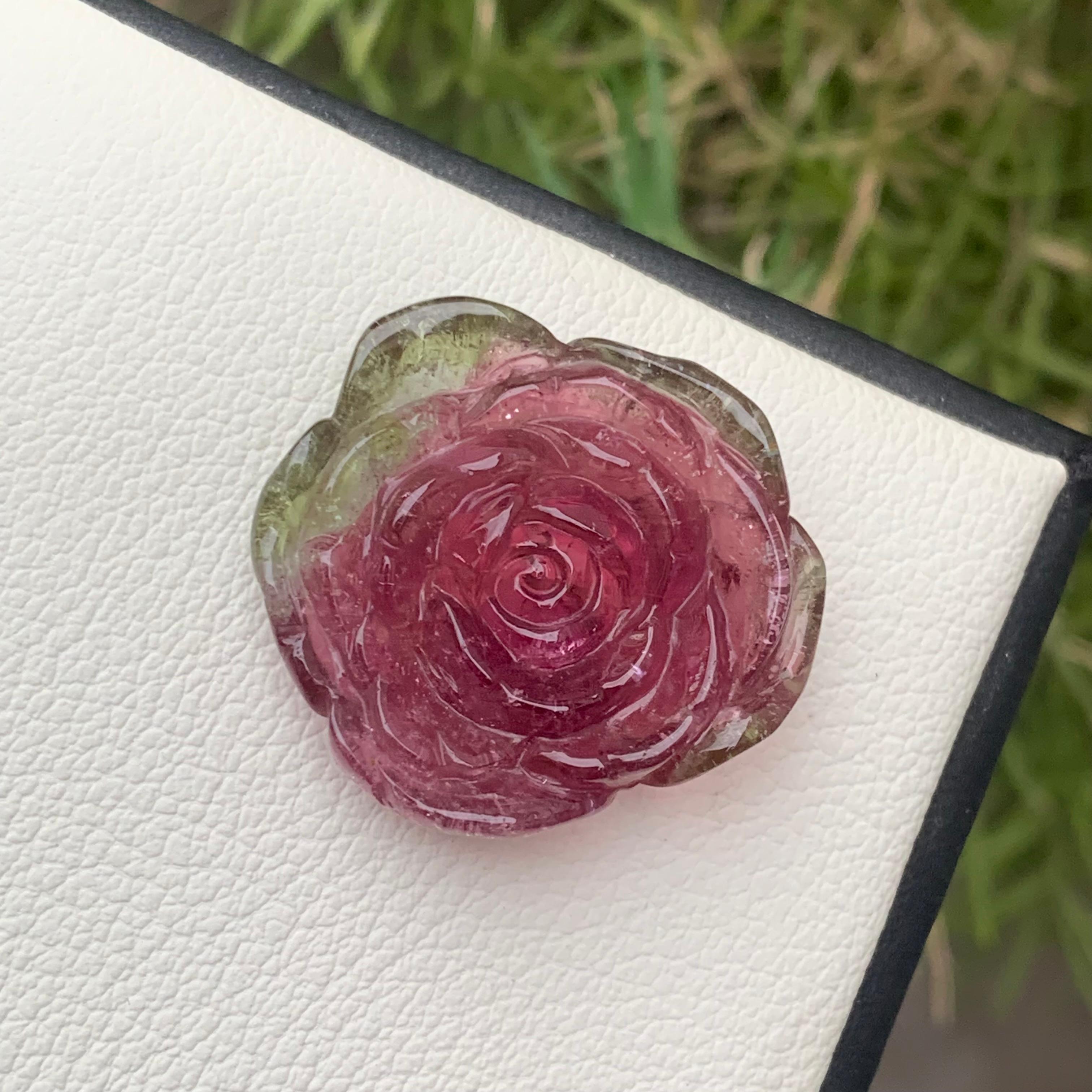 Perlina 30,35 Carati di tormalina naturale Watermelon Flower Carving / Inciso in vendita