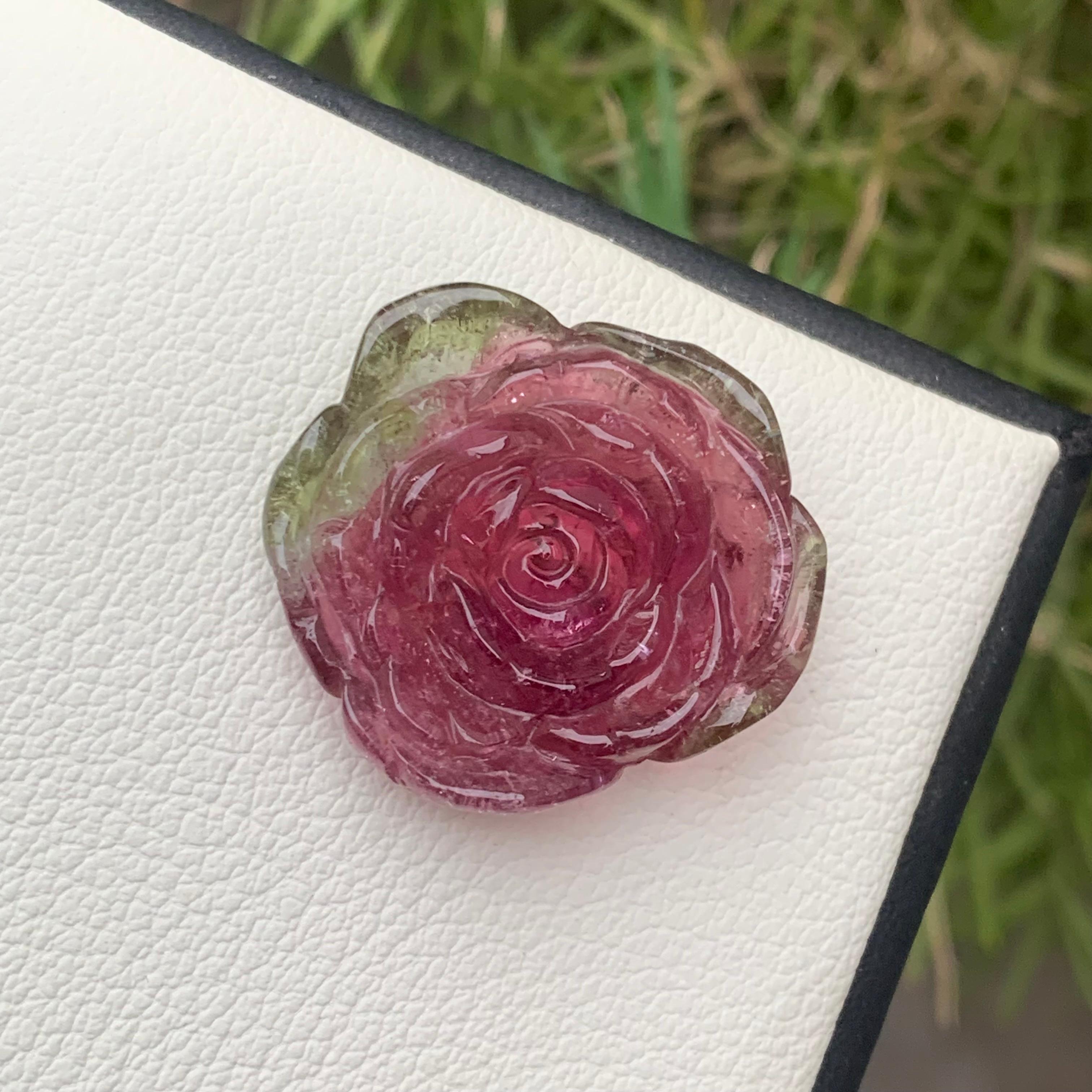 30.35 Carat Natural Watermelon Tourmaline Flower Carving / Carved In New Condition For Sale In Peshawar, PK