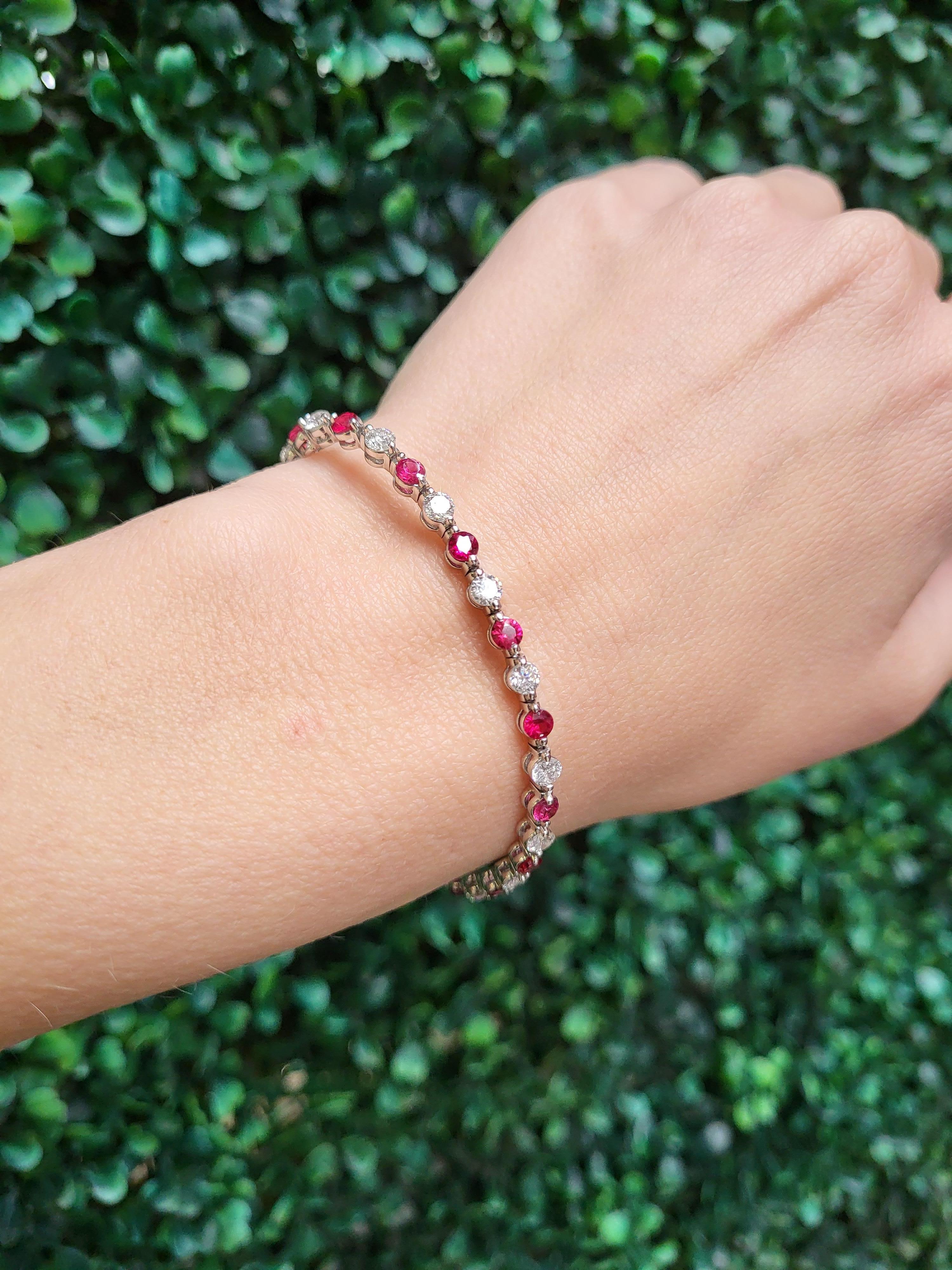 3,03ctw Runde Rubine & 2,88ctw Runde Diamanten 14 Karat Weißgold Armband 3