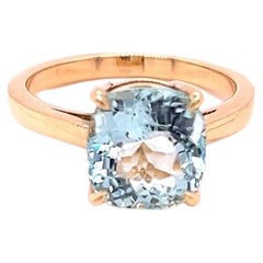 3.04 Carat Cushion cut Aquamarine Ring in 18 Karat Yellow Gold