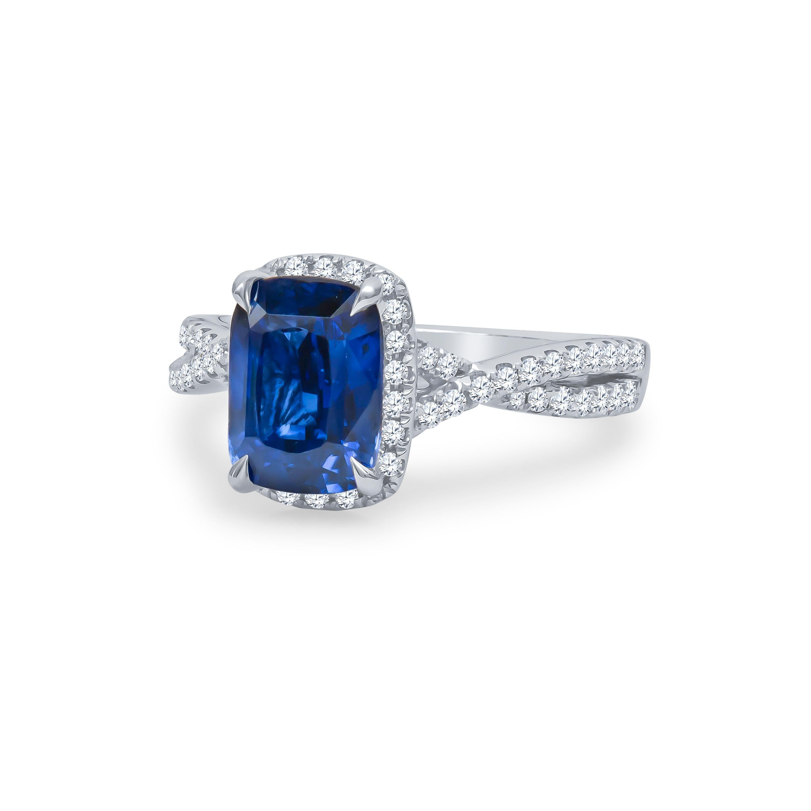3.04 Carat Cushion Cut Natural Blue Sapphire Sri Lanka ‘GIA’ and Diamond Ring In New Condition In Houston, TX