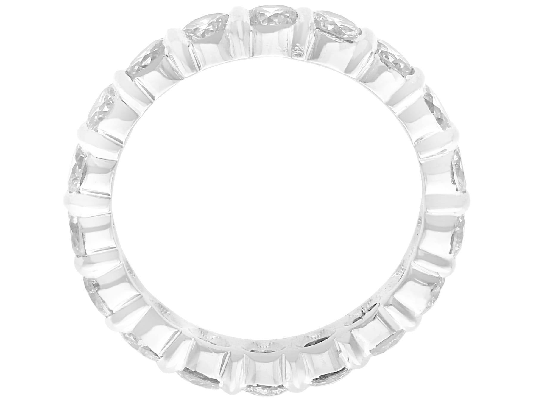 3.04 Carat Diamond and 18k White Gold Full Eternity Ring In Excellent Condition For Sale In Jesmond, Newcastle Upon Tyne