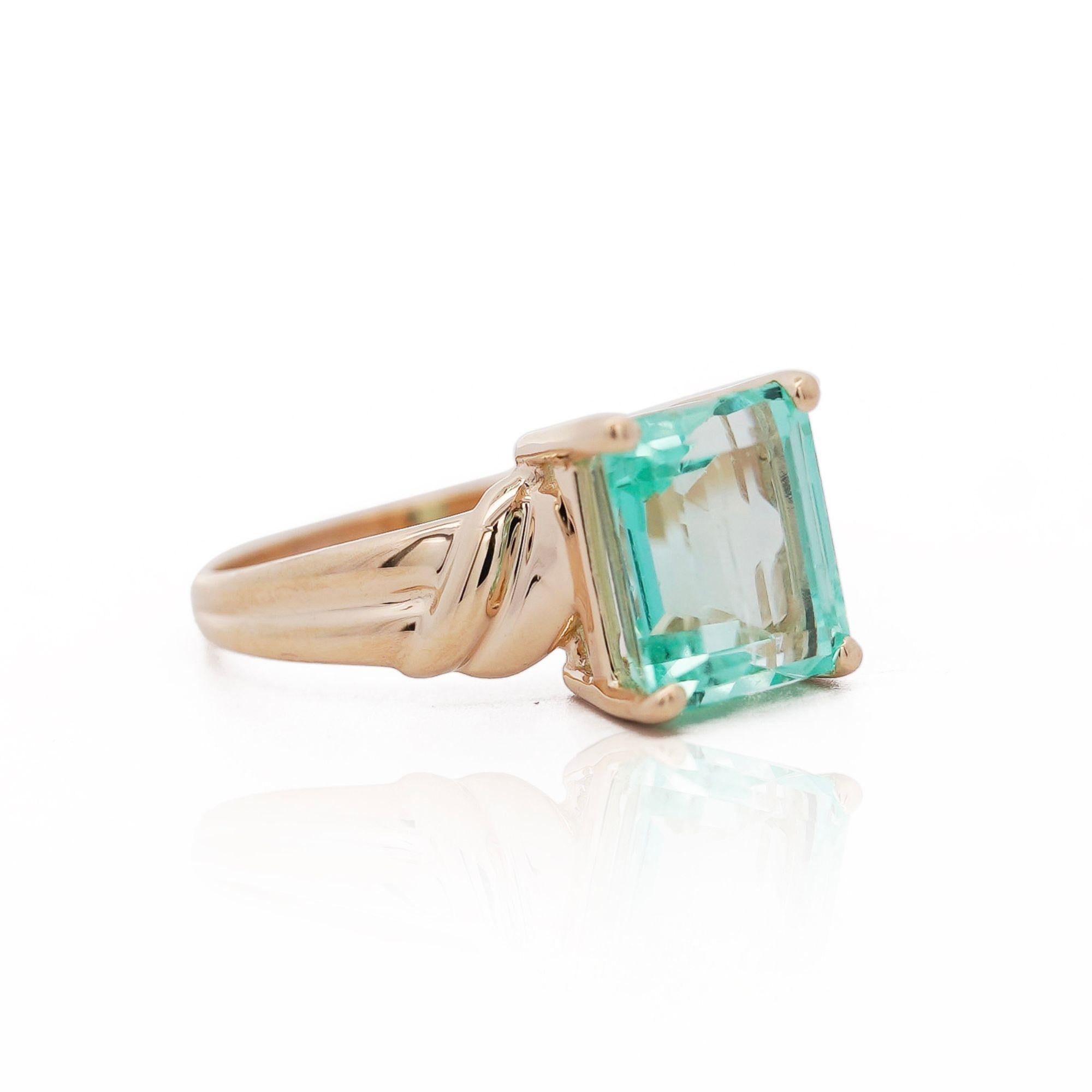 3,04 Karat Smaragdschliff Smaragd 14K Gelbgold Gebogener Schaft Solitär Ring im Angebot 2