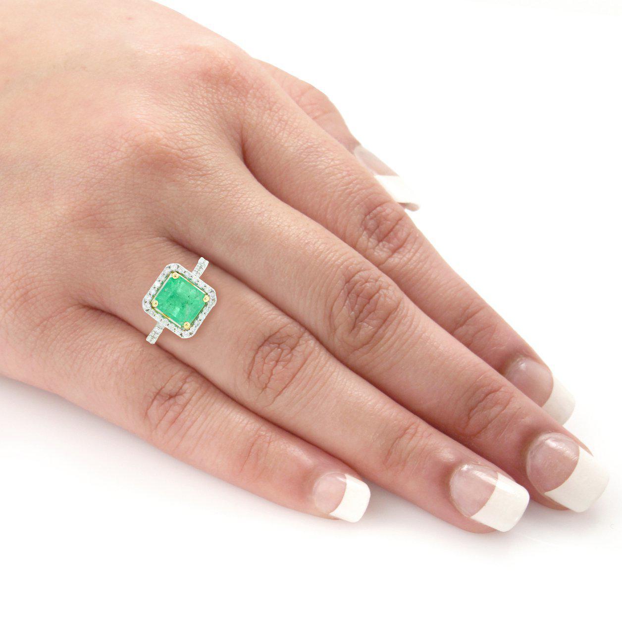 Cushion Cut 3.04 Carat Emerald Diamond Fashion Ring For Sale