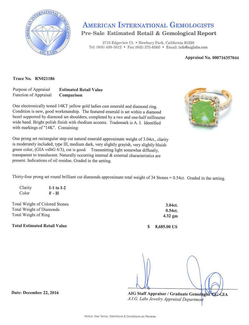3.04 Carat Emerald Diamond Fashion Ring In New Condition For Sale In Encino, CA
