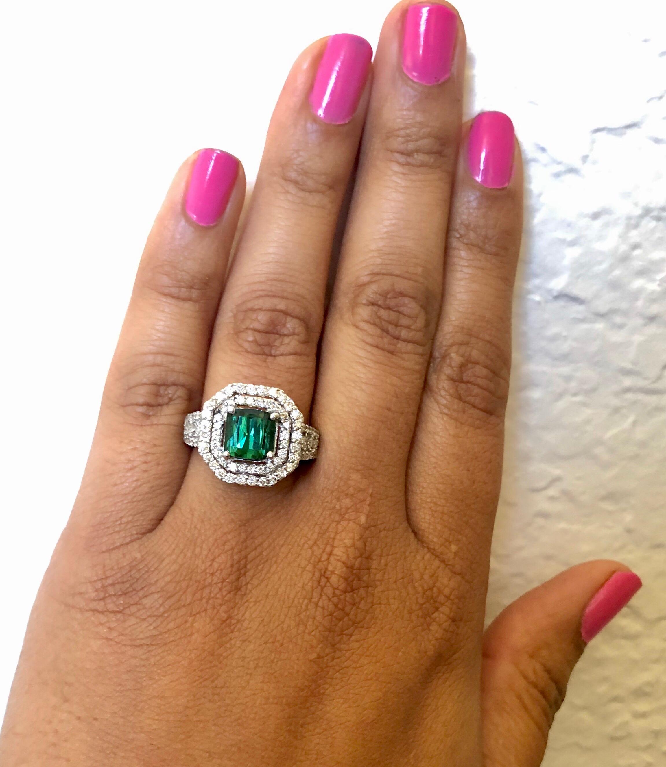 De las mujeres Anillo de diamantes de turmalina verde de 3,04 quilates Anillo de oro blanco en venta