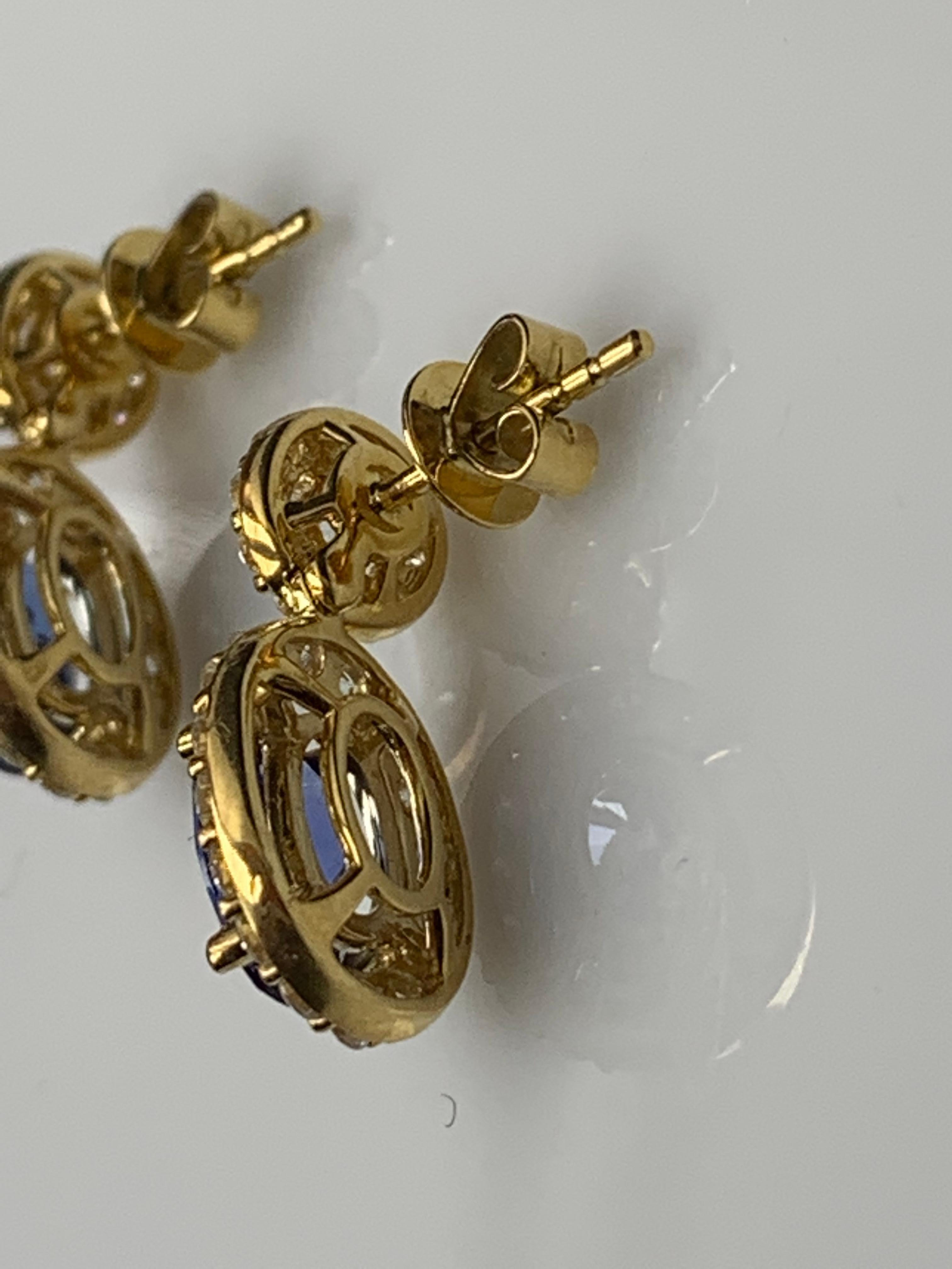 3.04 Carat of Oval Shape Blue Sapphire Diamond Drop Earrings in 18K Yellow Gold For Sale 1