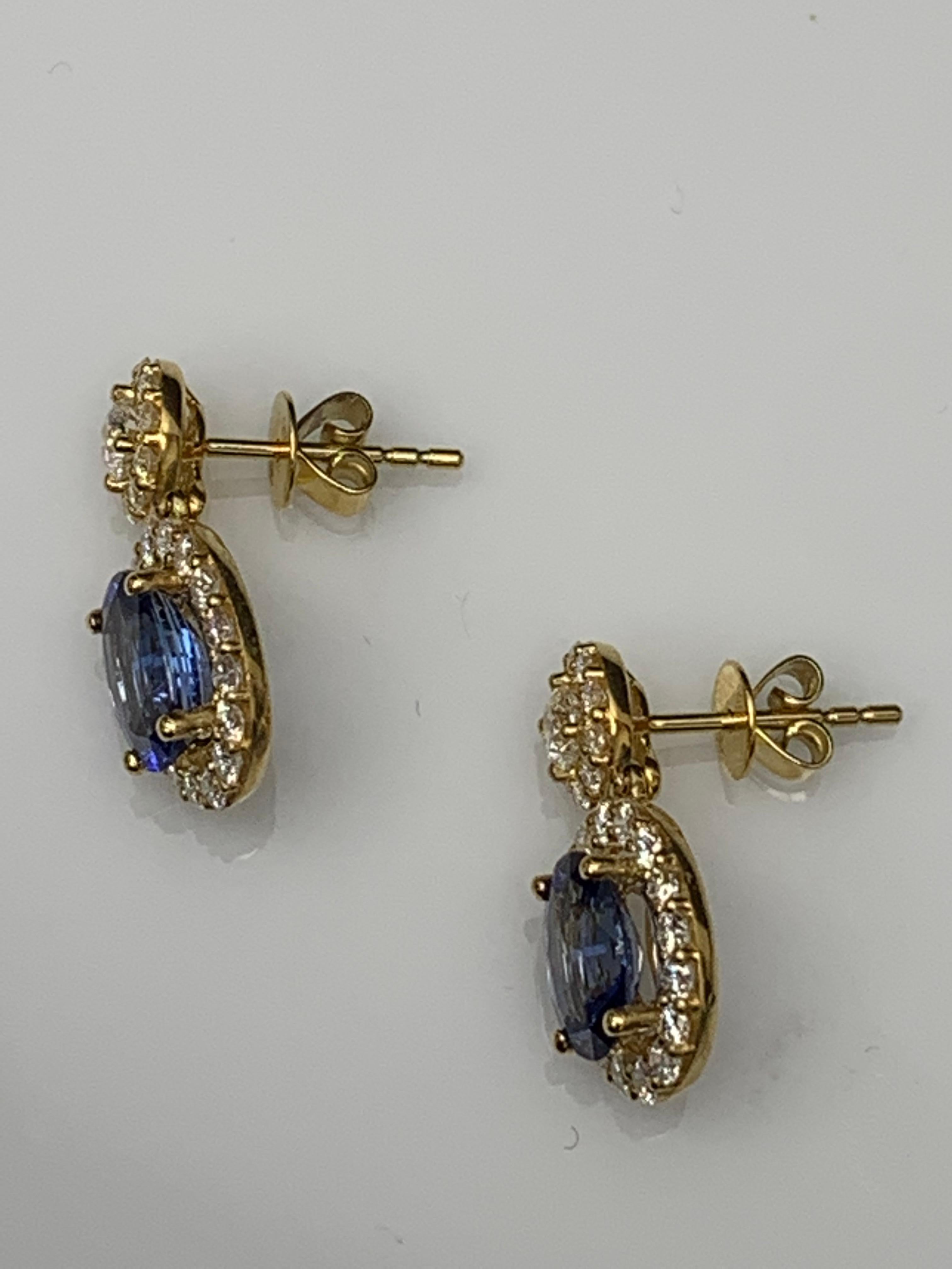 3.04 Carat of Oval Shape Blue Sapphire Diamond Drop Earrings in 18K Yellow Gold For Sale 2